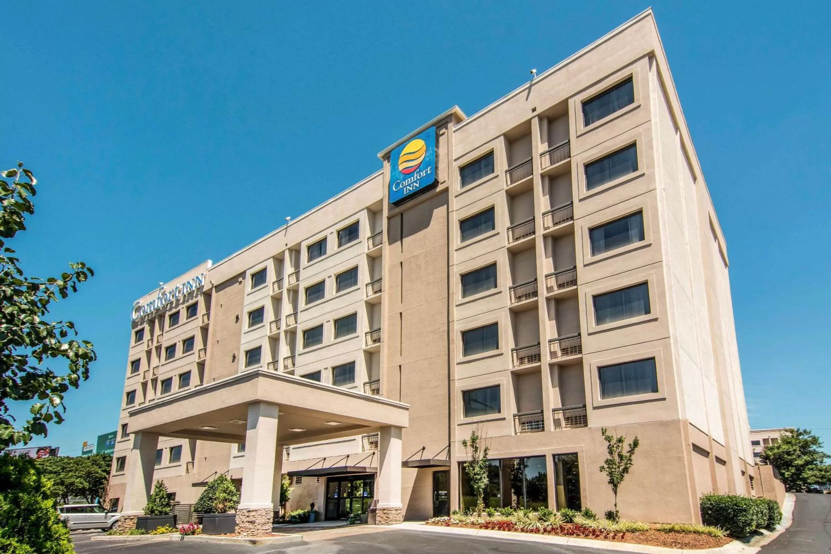 Property building in Comfort Inn Atlanta Downtown South