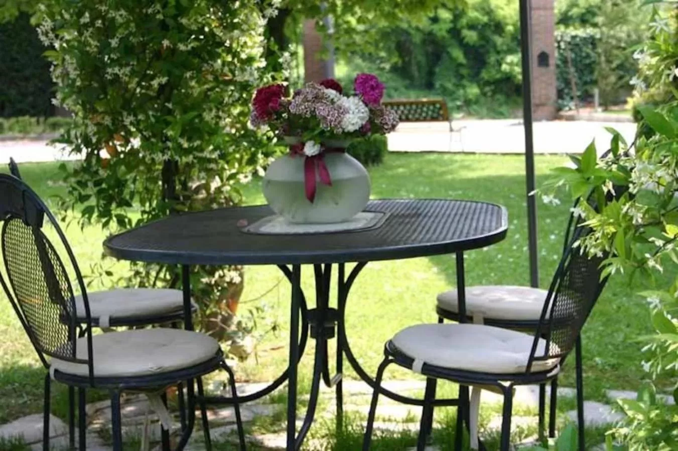 Garden view in Hotel La Selce