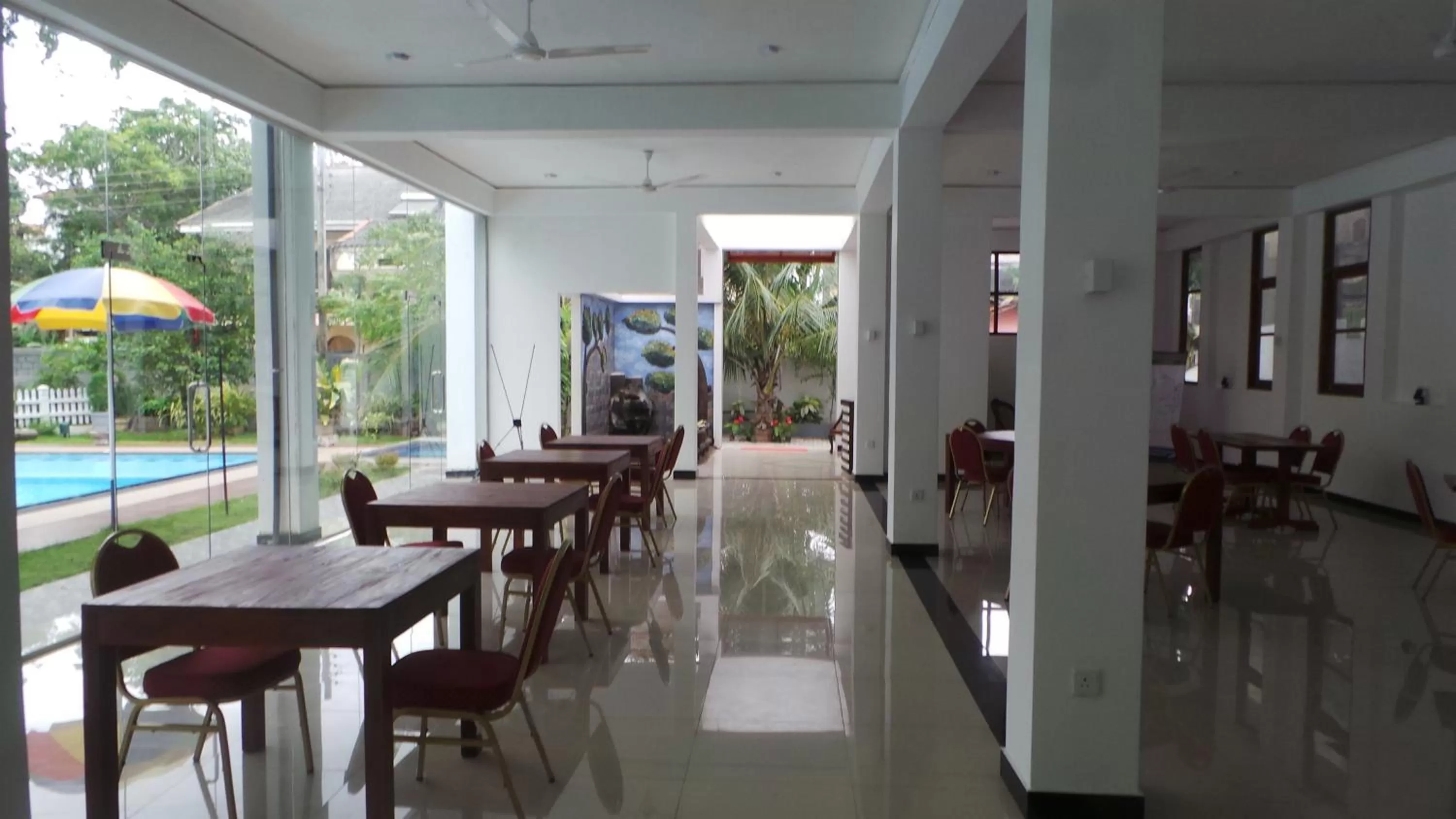 Restaurant/Places to Eat in WindMill Beach Villa and Hotel