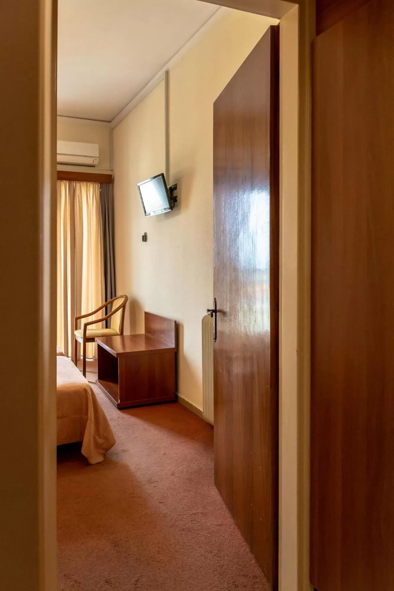 TV and multimedia, Bed in Telis Hotel