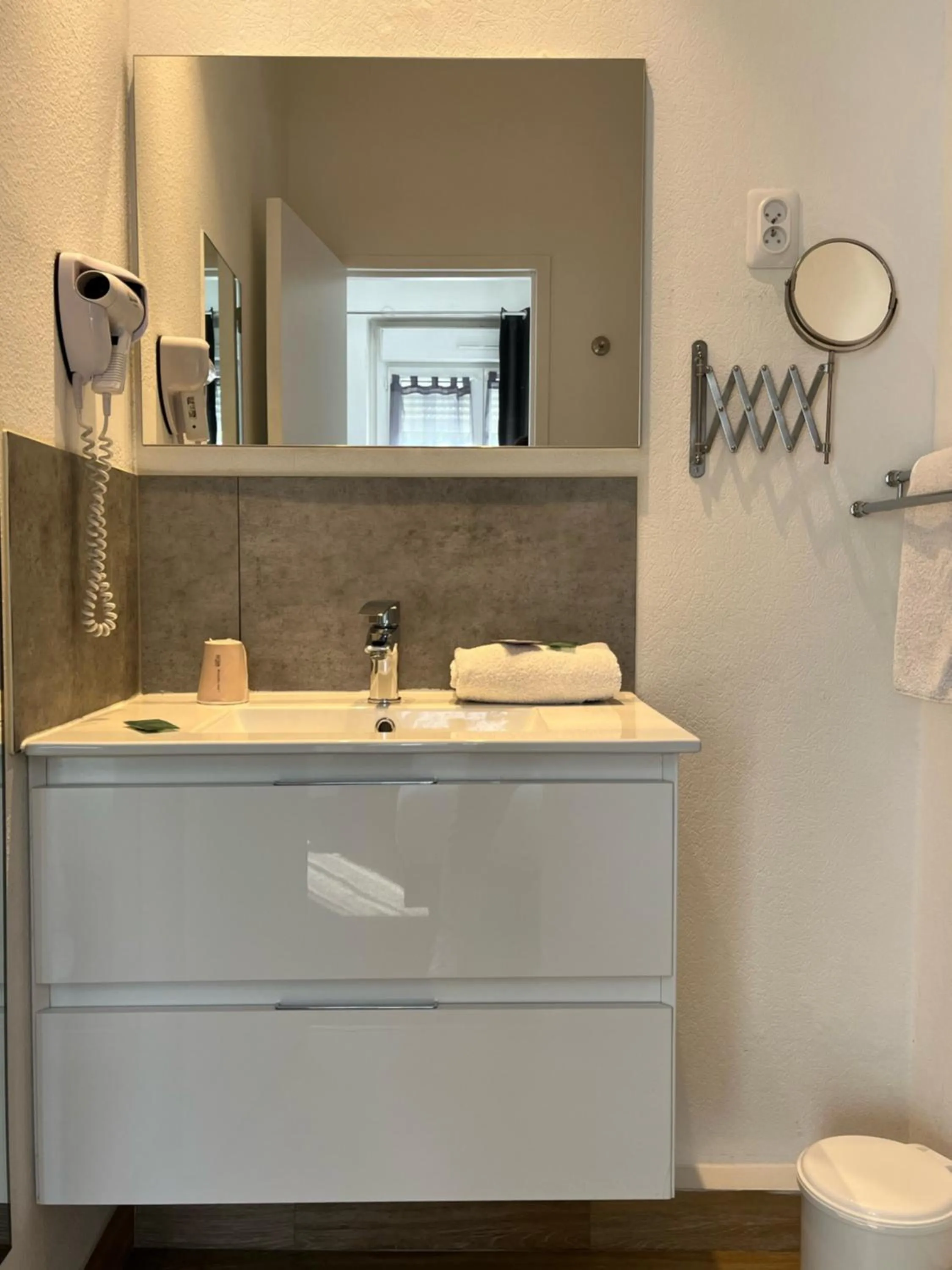 Bathroom in Hôtel Agena