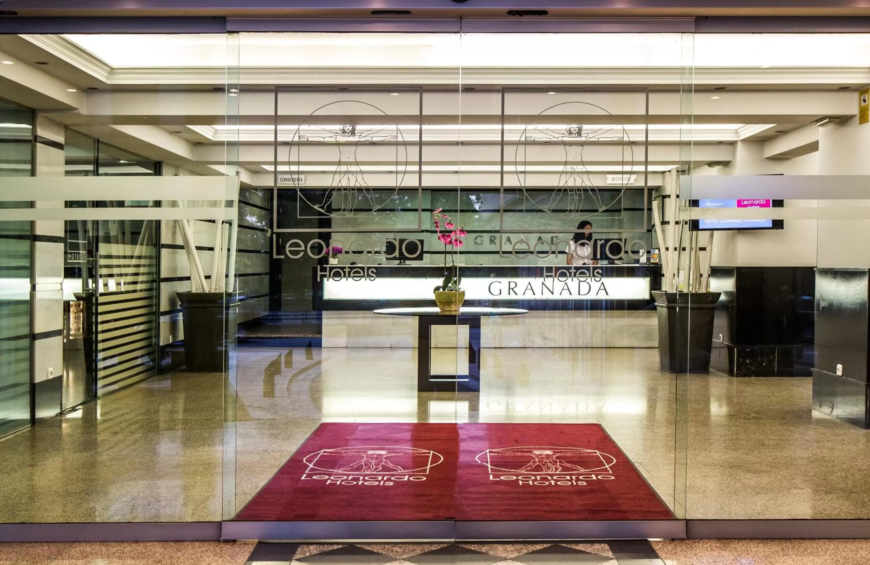 Lobby or reception in Leonardo Hotel Granada