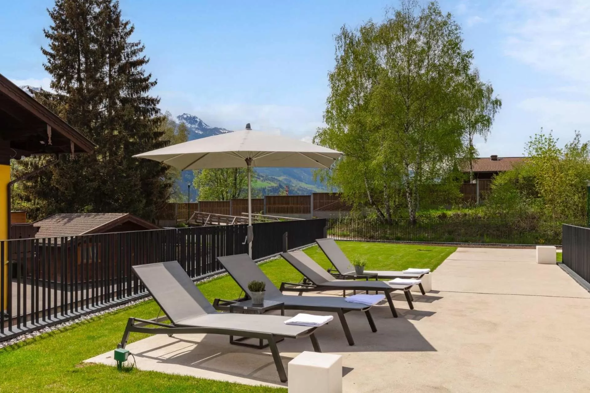 Garden in Emma Deluxe Aparthotel direkt beim Skibus