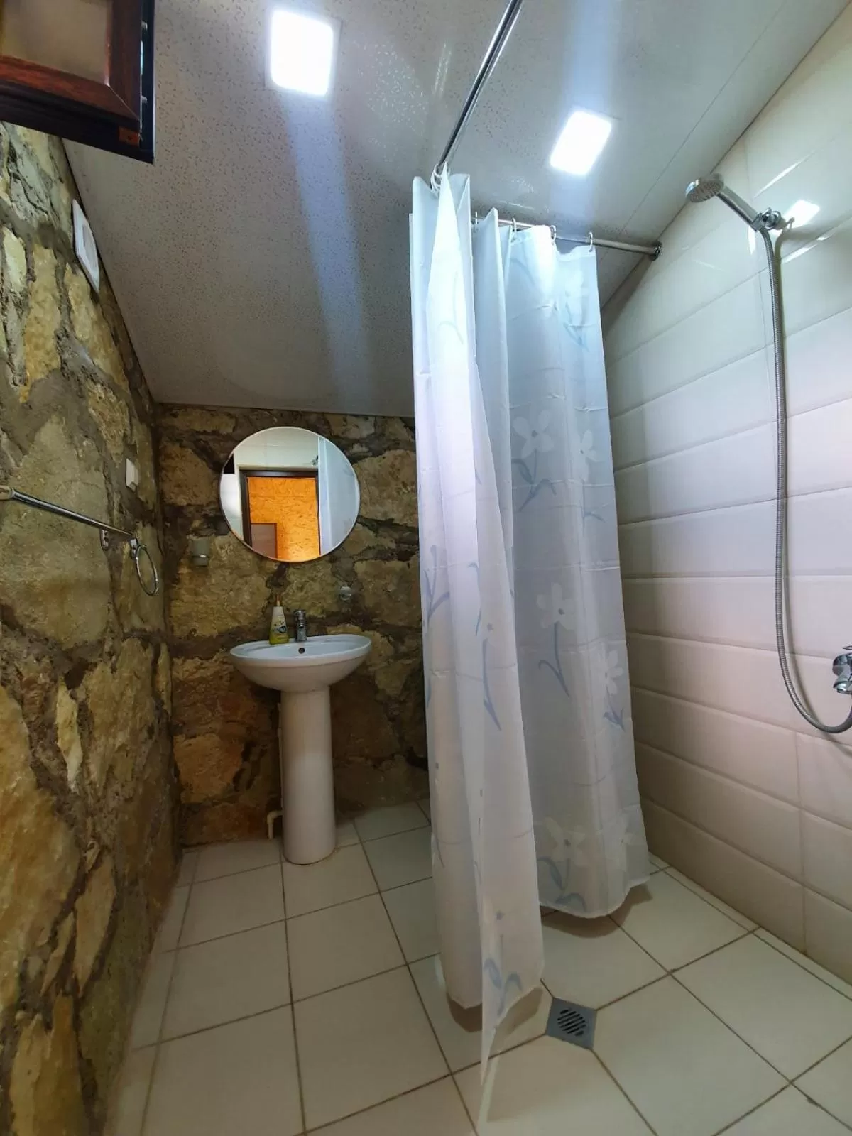 Shower in Guest House Ijevan's Garden