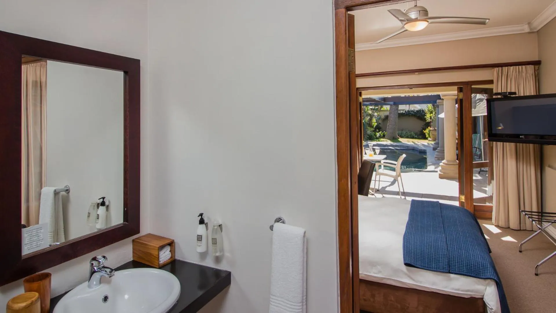 Bathroom, Bed in Manor 38