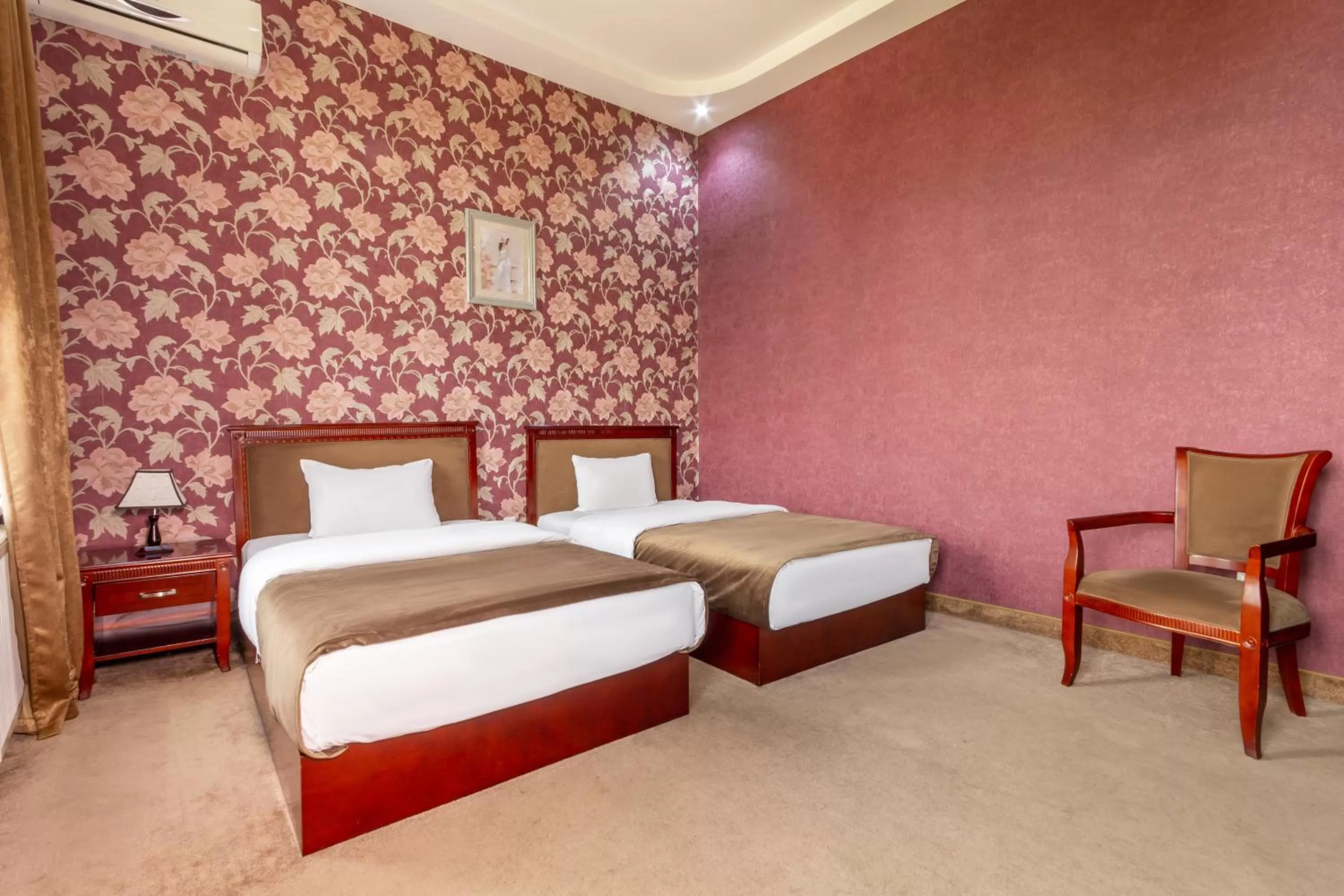 Bed in Margo Palace Hotel