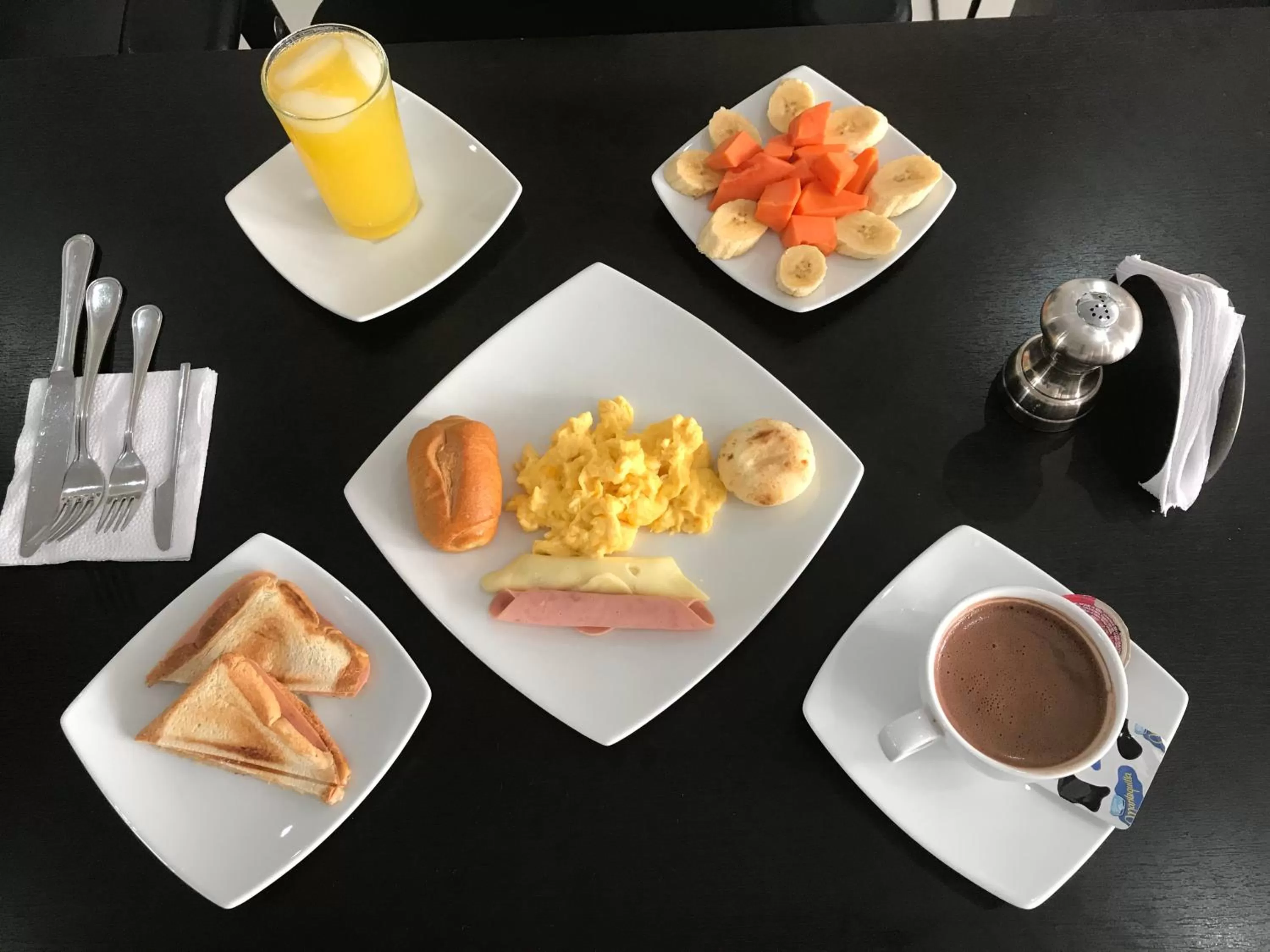 American breakfast in Hotel Metropolitano