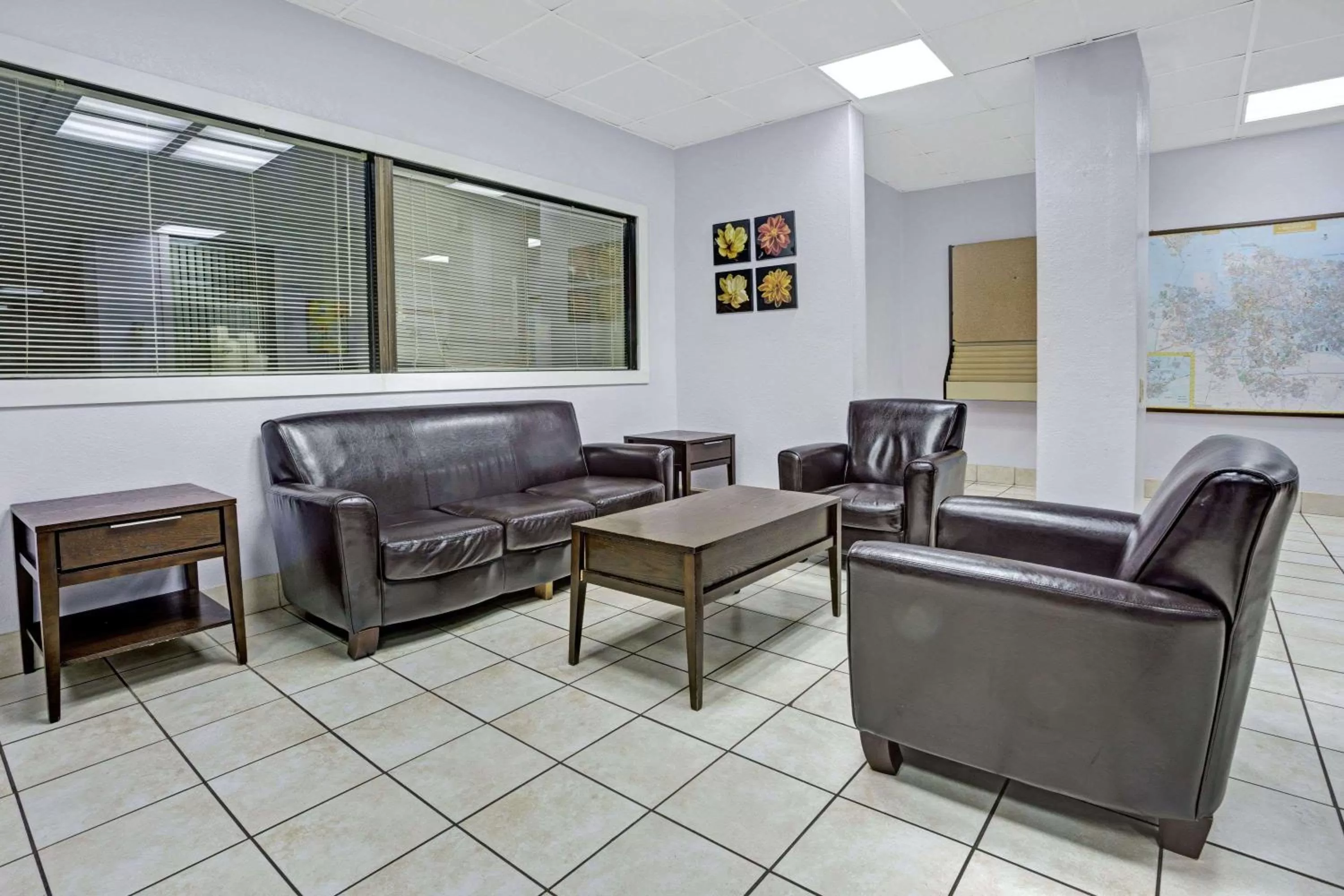 Lobby or reception in Days Inn by Wyndham Norfolk Military Circle