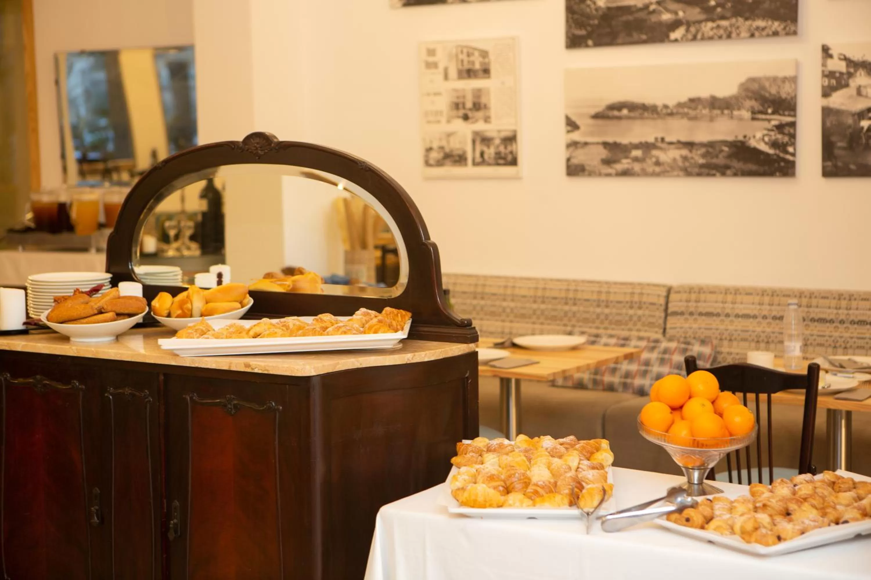 Breakfast, Restaurant/Places to Eat in Hotel Marina