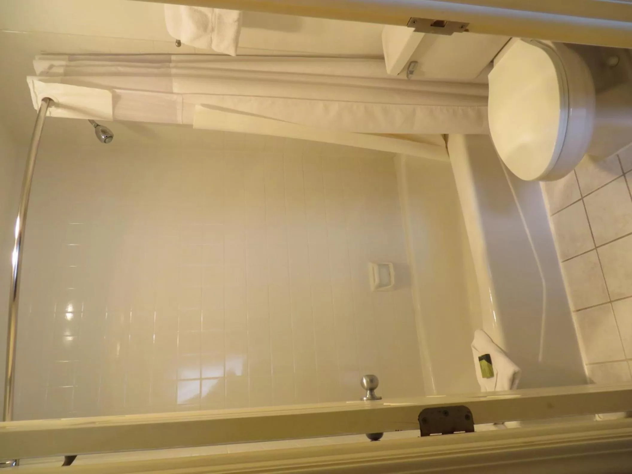 Bathroom in Ivy Court Inn and Suites