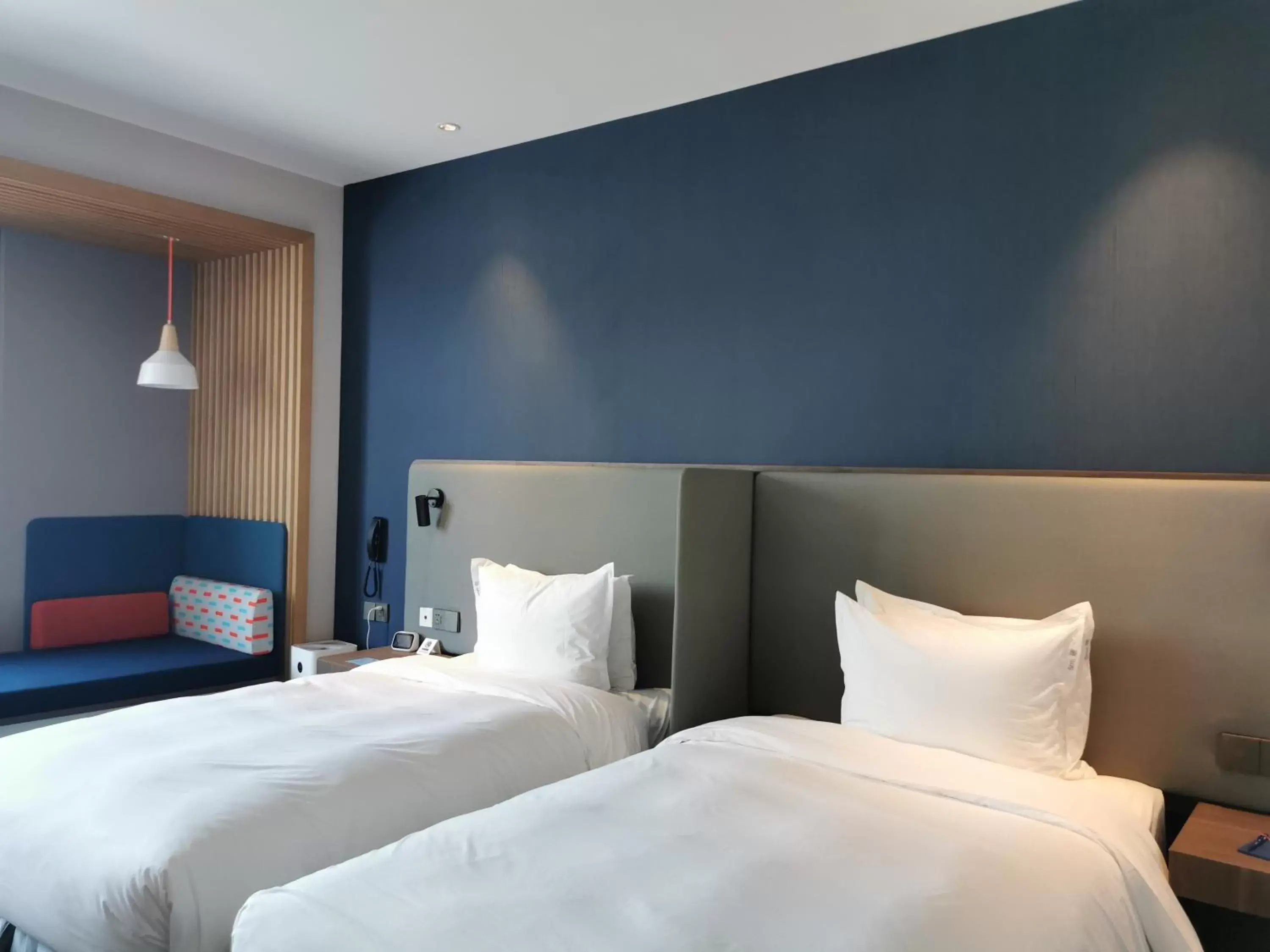 Superior Twin Room - Non-Smoking in Holiday Inn Express Shanghai Kangqiao by IHG Superior Twin Room - Non-Smoking in Holiday Inn Express Shanghai Kangqiao by IHG