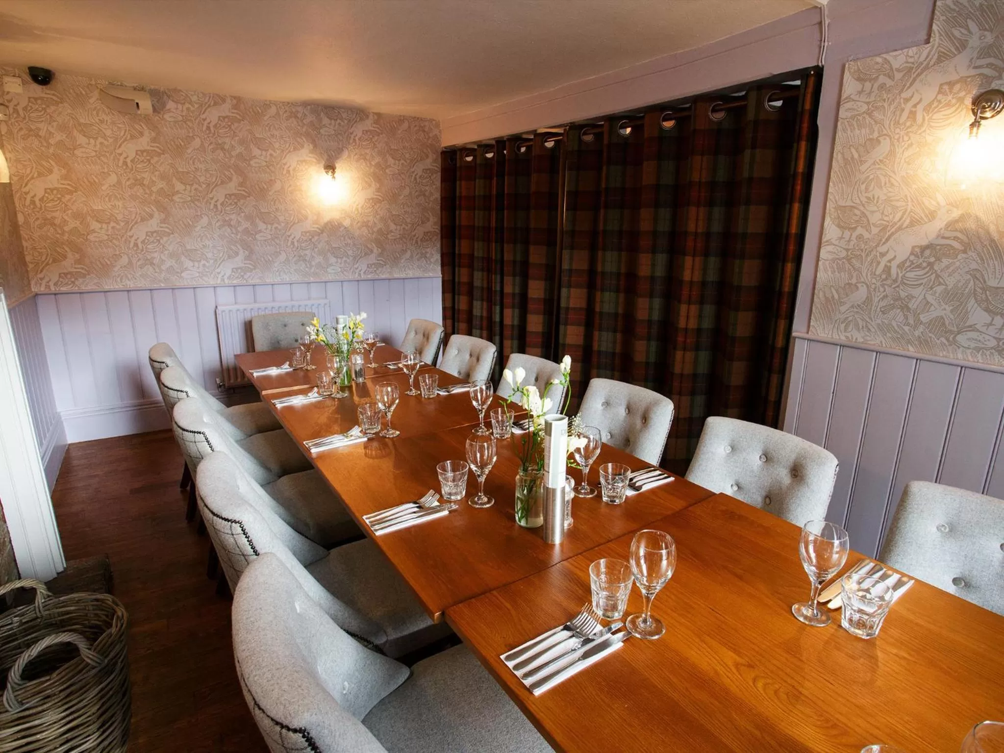 Restaurant/places to eat in The Richard Onslow