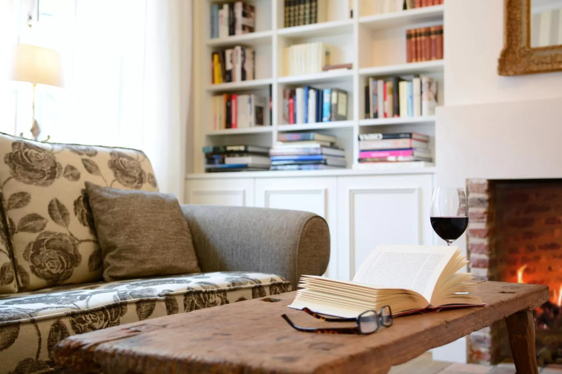 Communal lounge/ TV room in Hotel No. 11