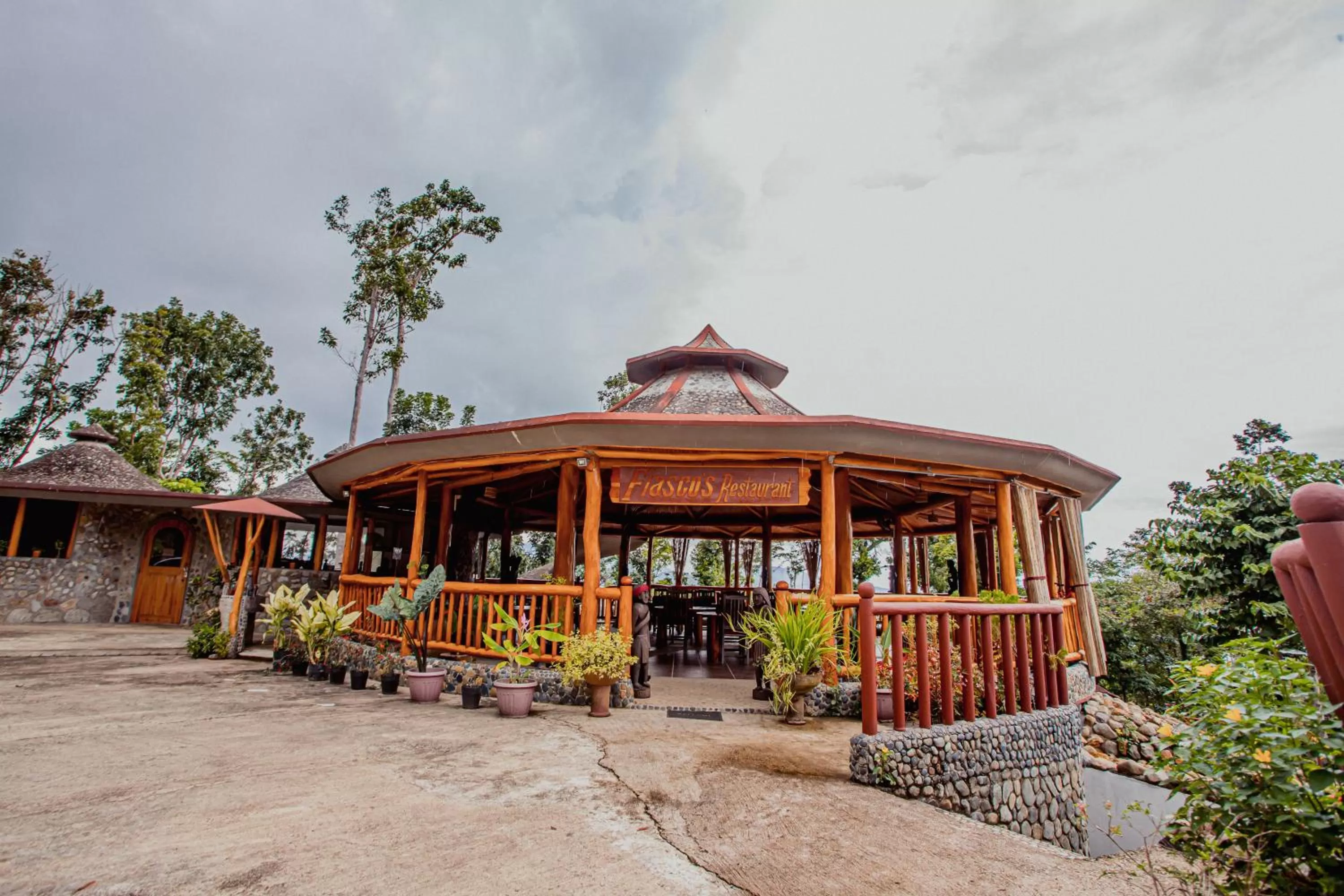 Restaurant/places to eat in Atremaru Jungle Retreat