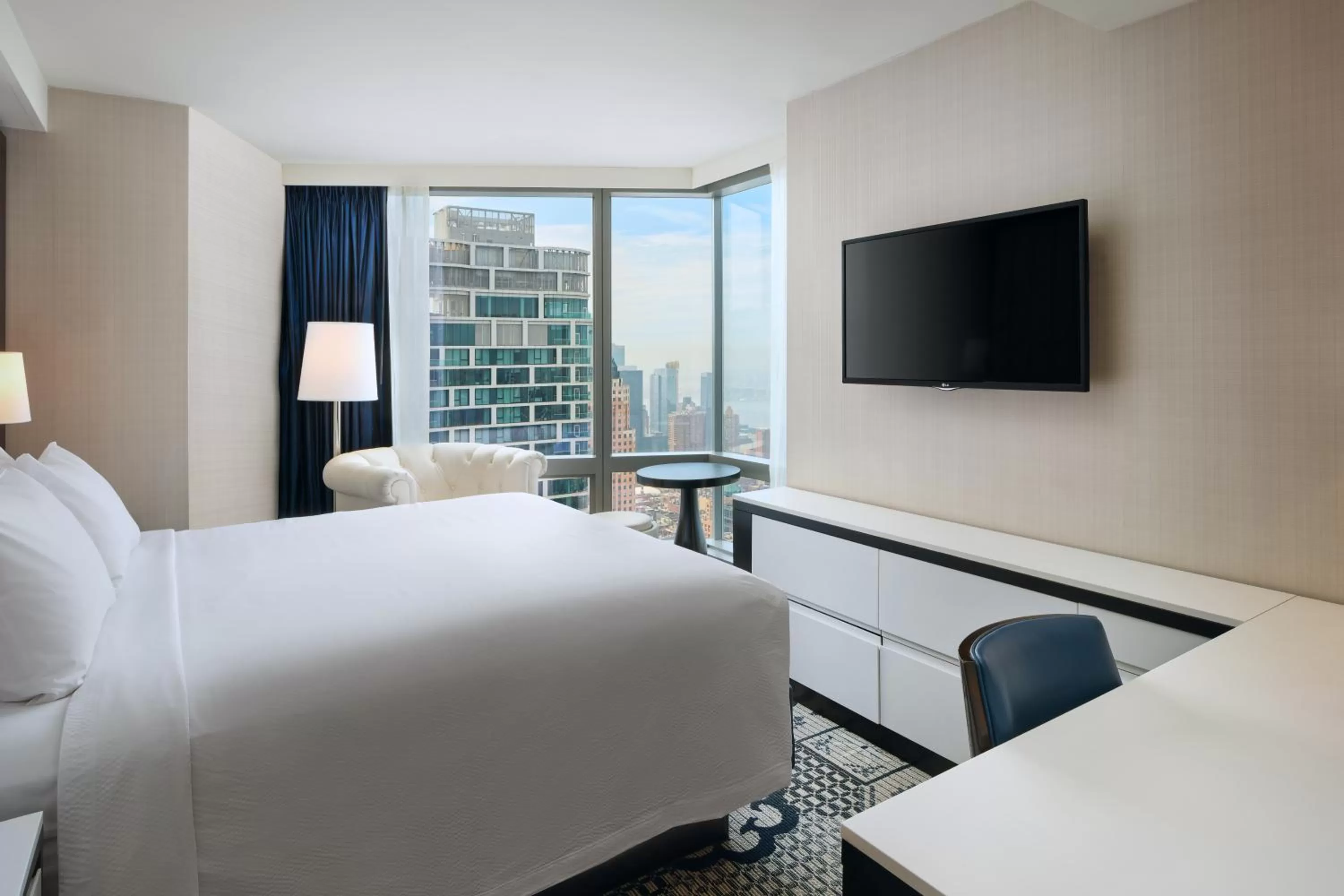 Bedroom, Bed in Residence Inn by Marriott New York Manhattan/Central Park