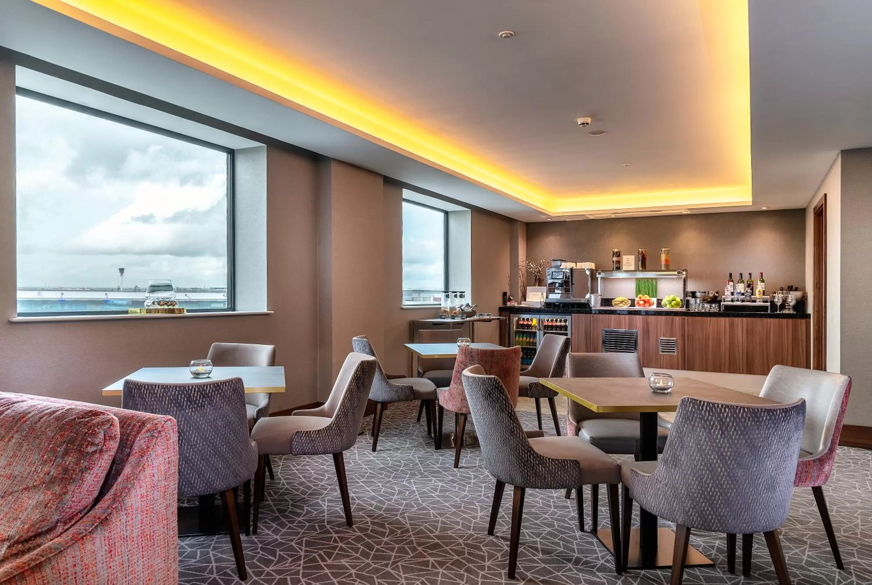 Lounge or bar in Crowne Plaza London Heathrow T4 by IHG