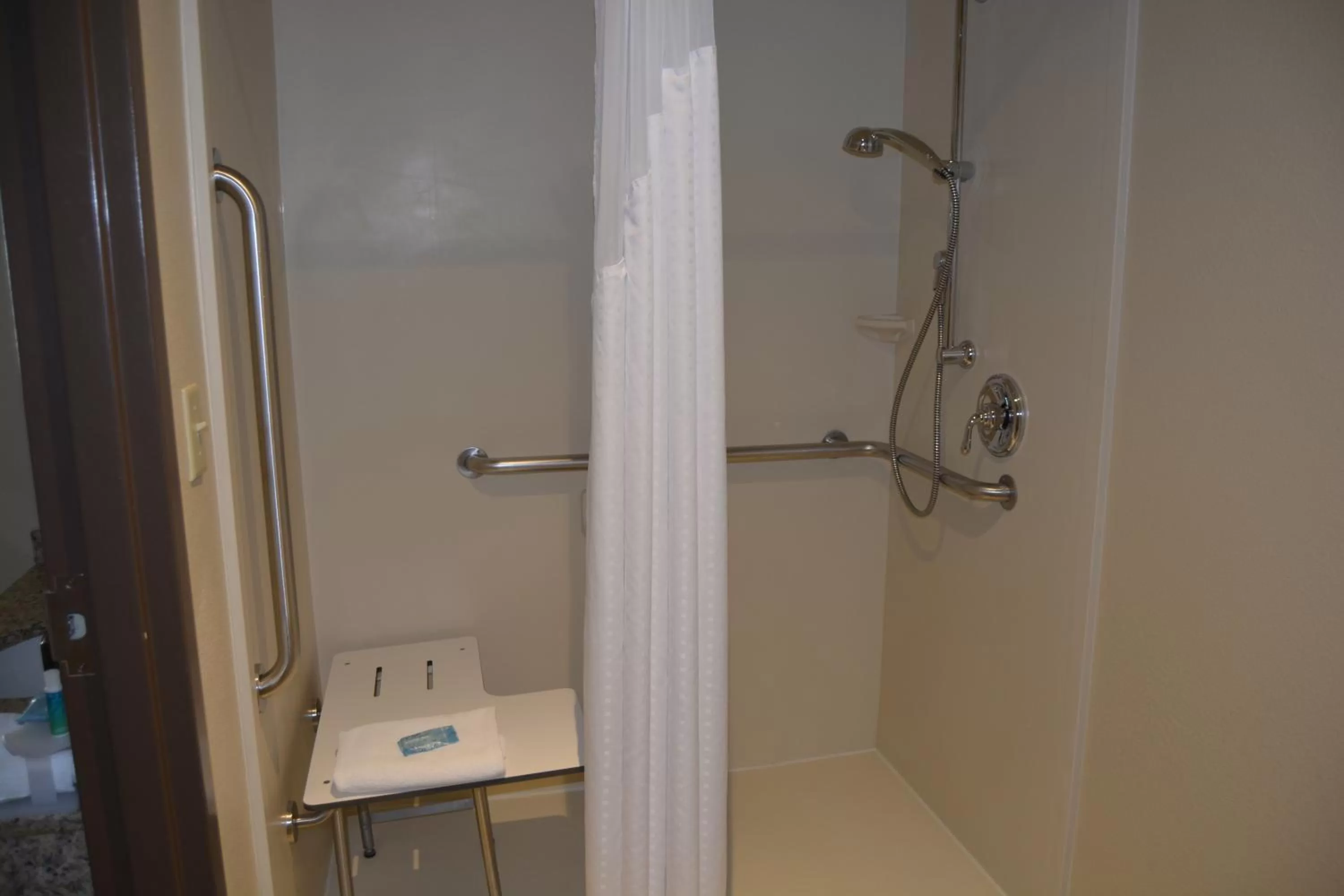 Two-Bedroom King Suite - Disability Access  in Springdale Zion Inn