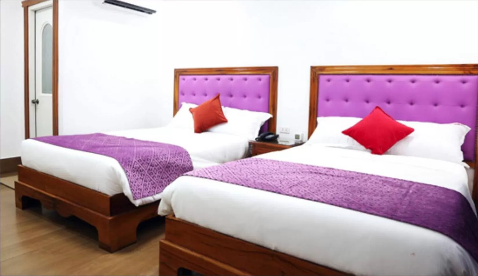 Photo of the whole room, Bed in CLN Boutique Hotel