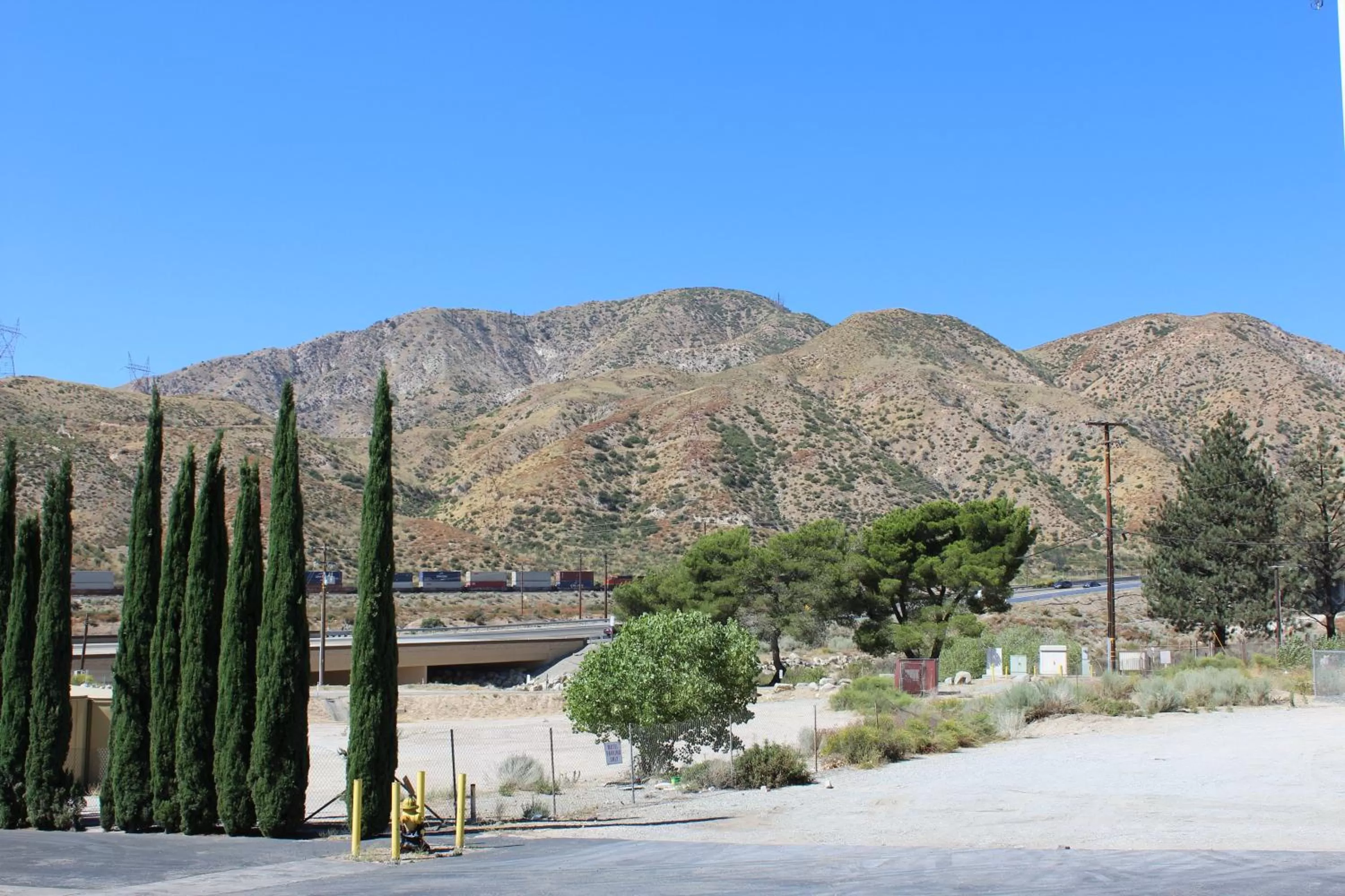 Natural landscape in Cajon Pass Inn