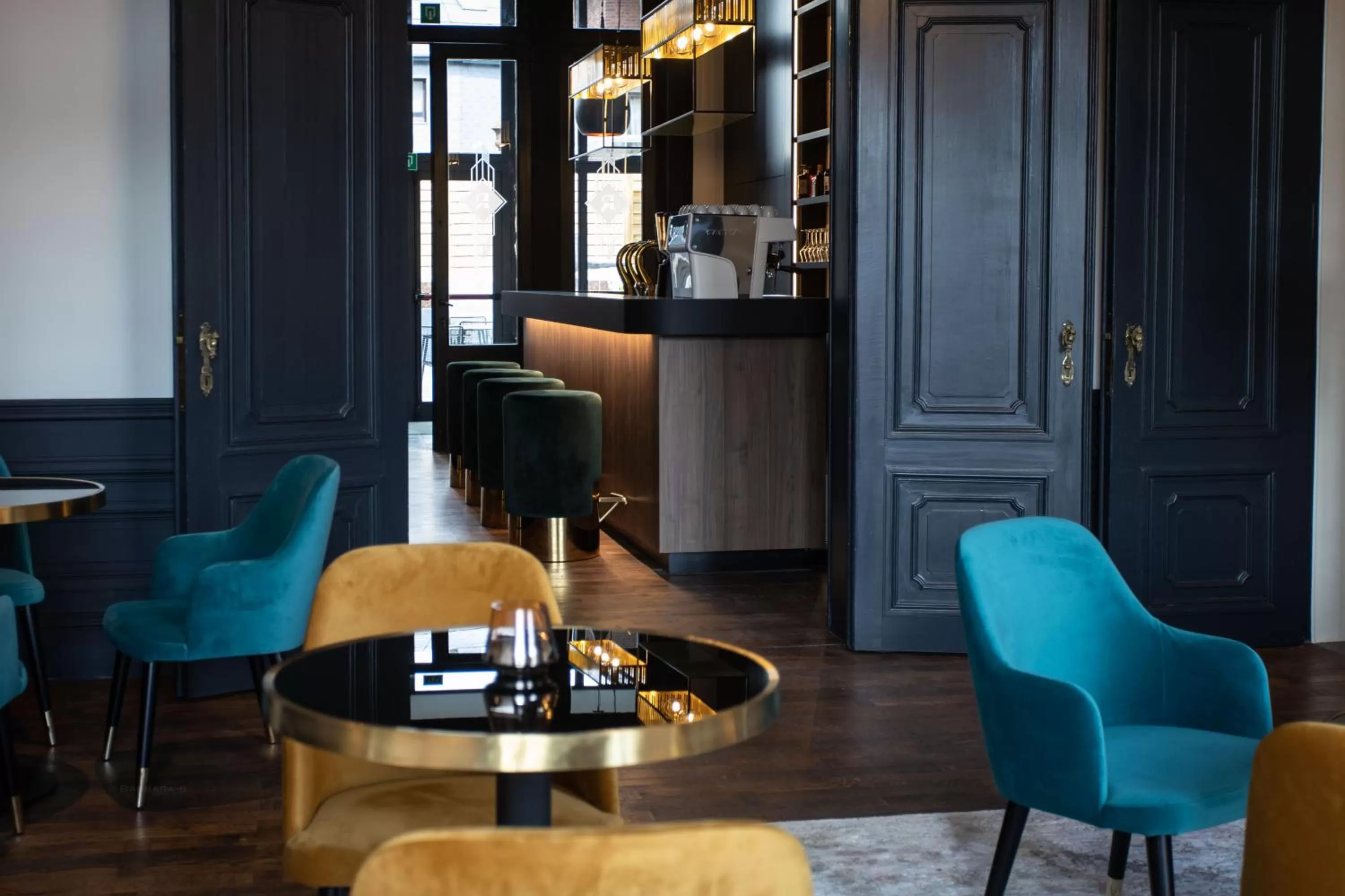 Lounge or bar in Petit-Roannay