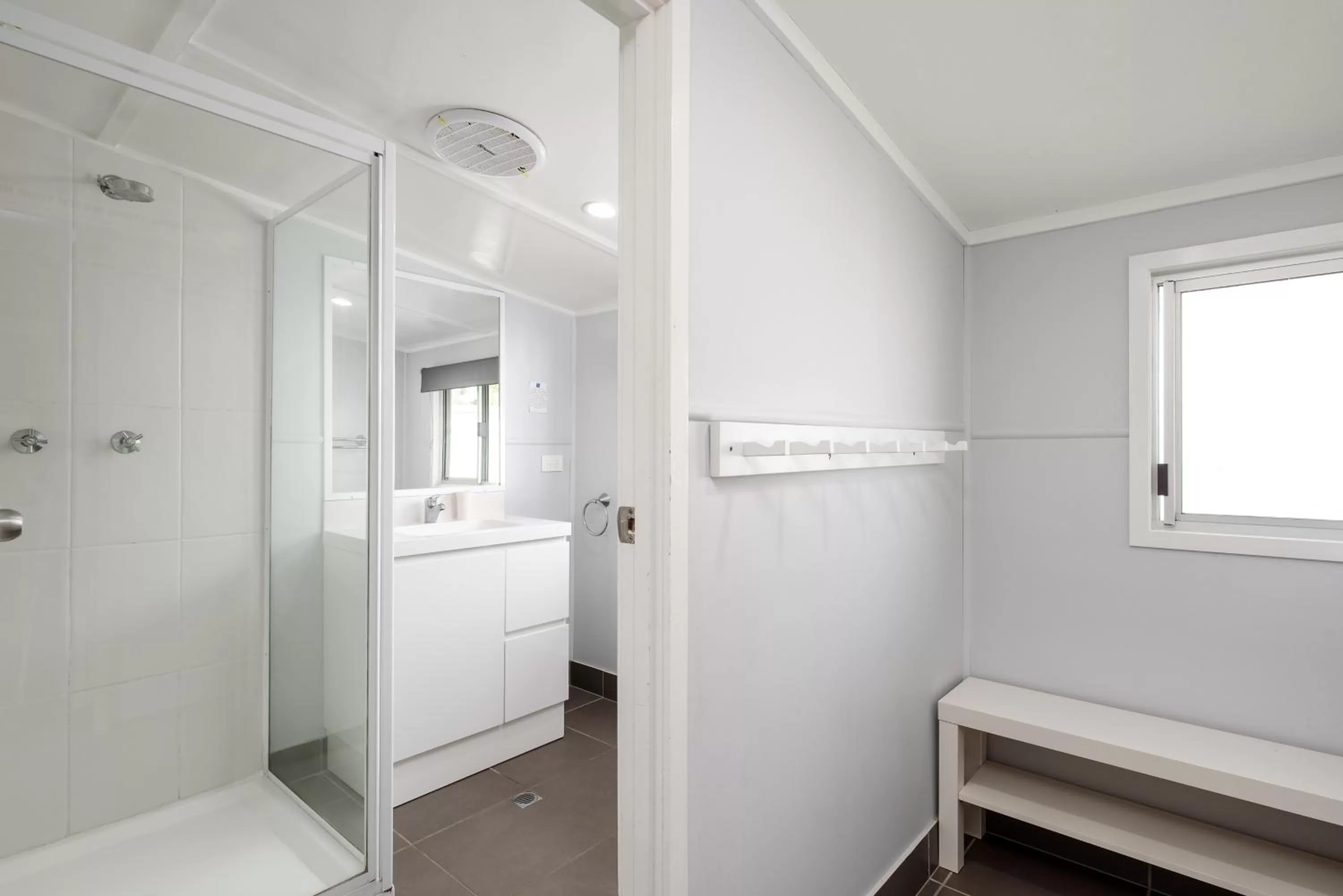 Bathroom in Tin Can Bay's Sleepy Lagoon Motel