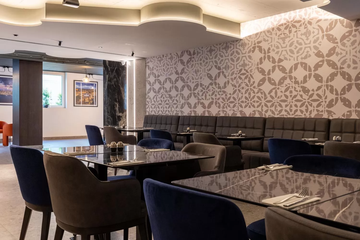 Dining area in Alavits Hotel by ST Hotels