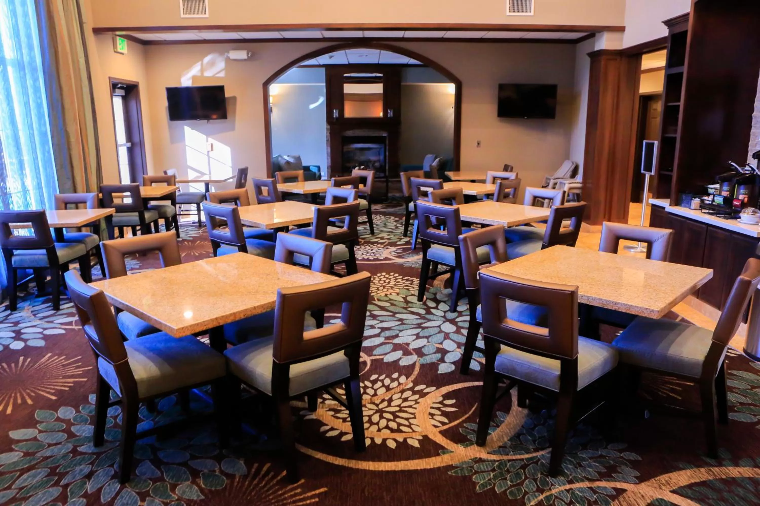 Restaurant/places to eat in Staybridge Suites Silicon Valley - Milpitas by IHG