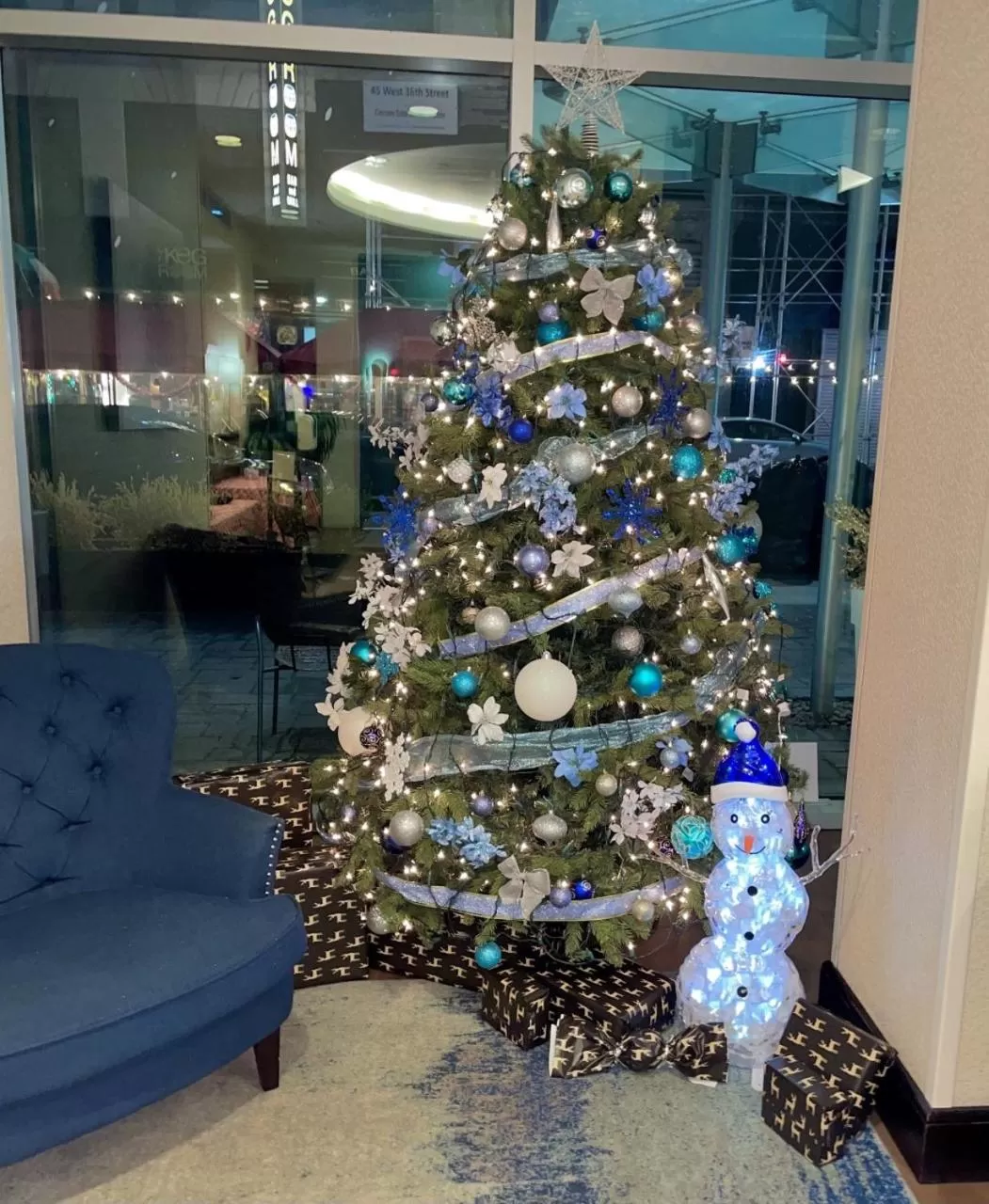 Lobby or reception in Holiday Inn Express - Times Square South by IHG