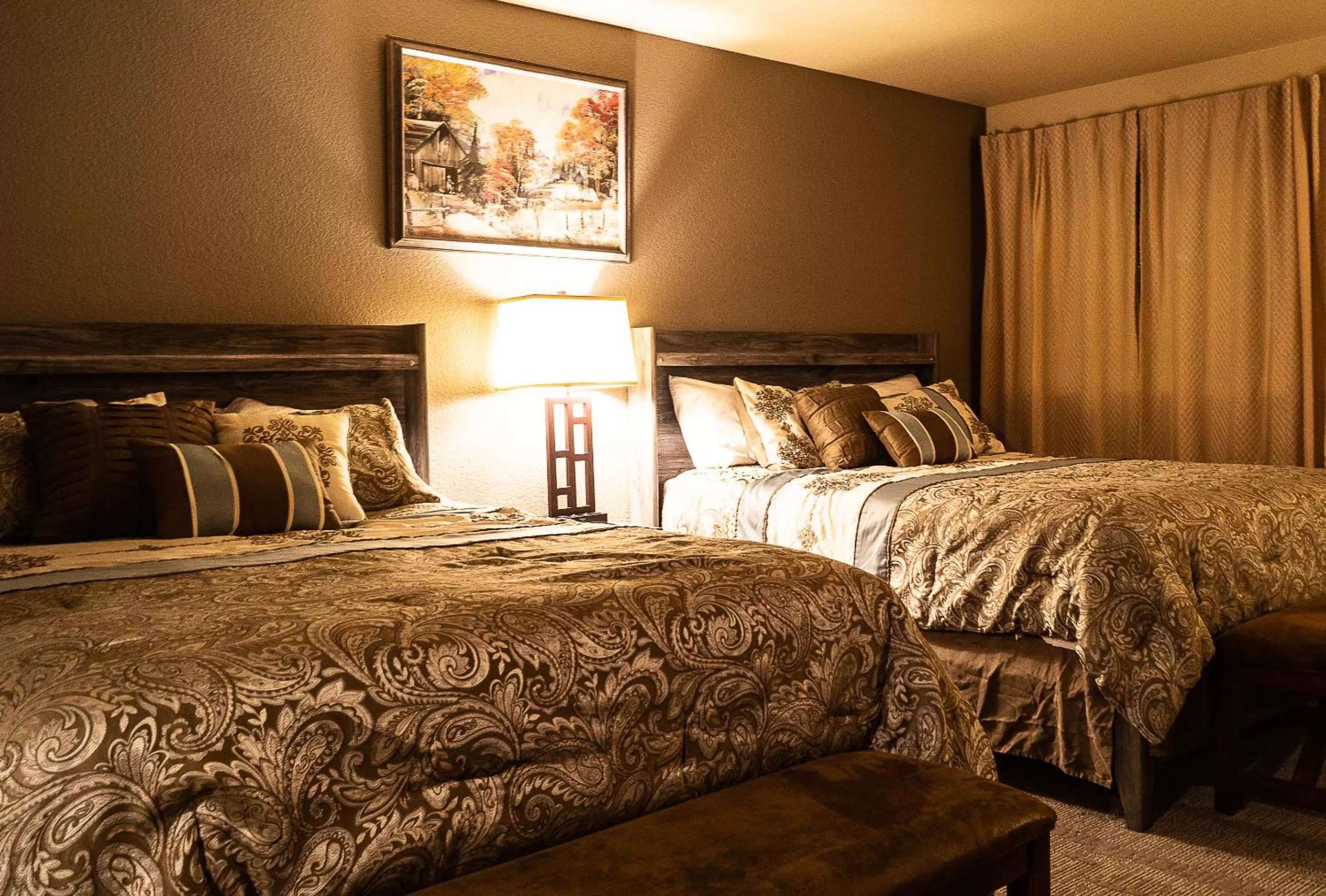 Bed, Room Photo in Newcastle Lodge & Convention Center