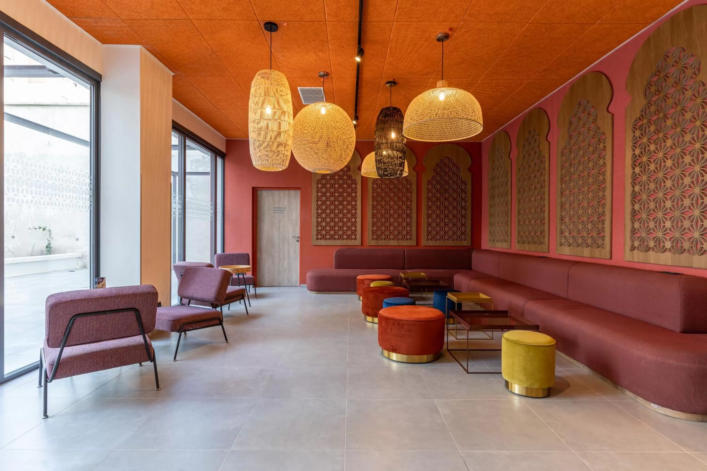 Lounge or bar in MEININGER Marseille Centre la Joliette