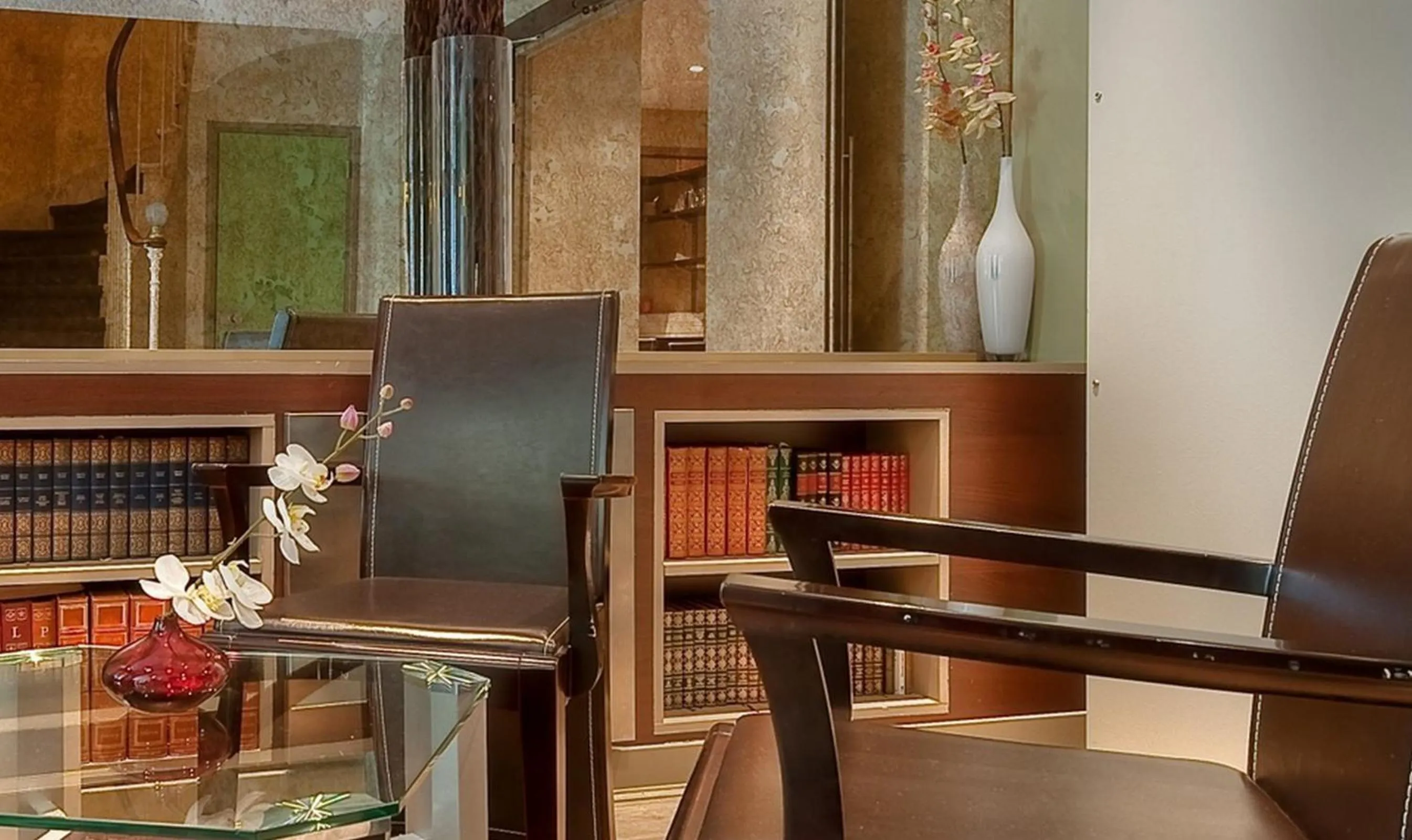 Property building in Hôtel de France Quartier Latin