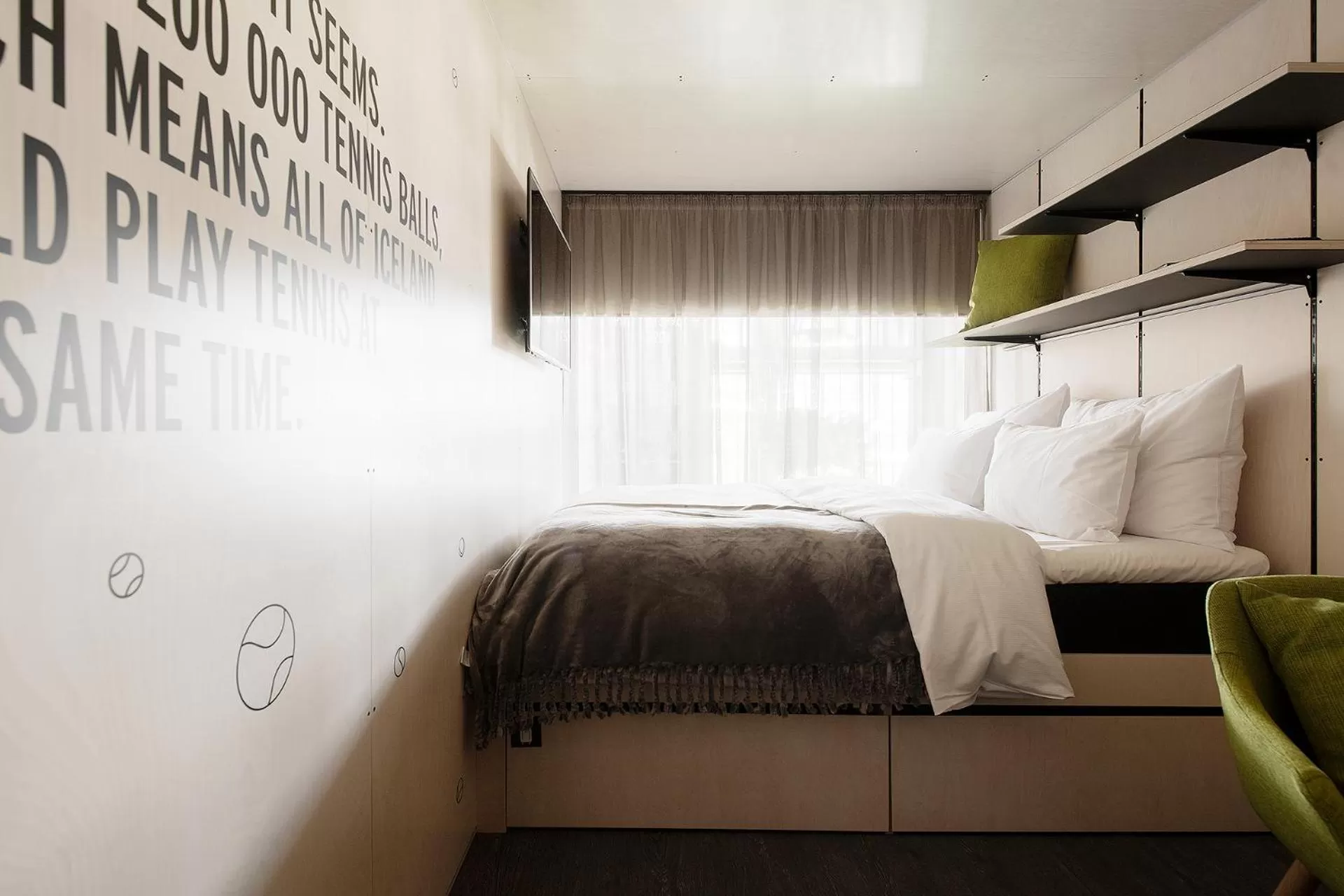 Bed in Hektor Container Hotel