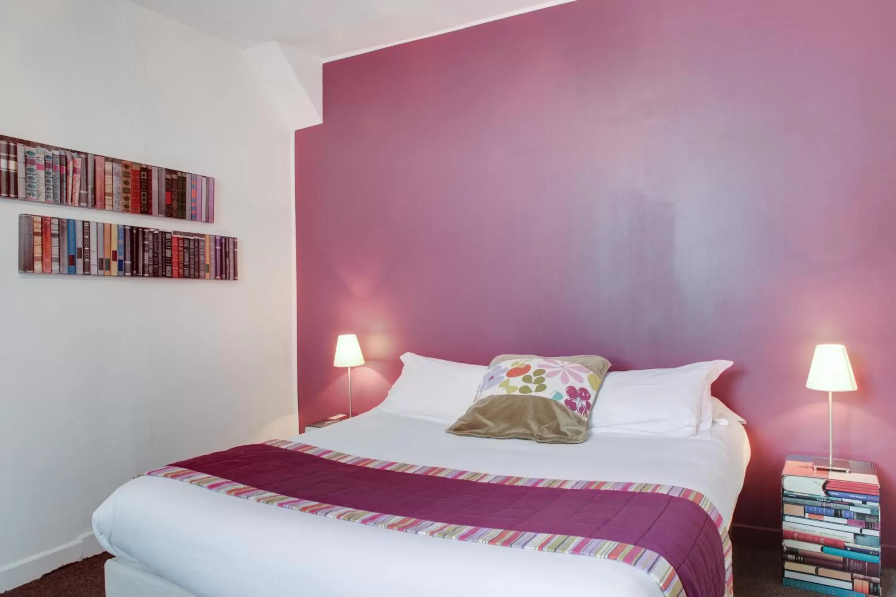 Family Room in The Originals Boutique, Hôtel Victoria, Fontainebleau Family Room in The Originals Boutique, Hôtel Victoria, Fontainebleau