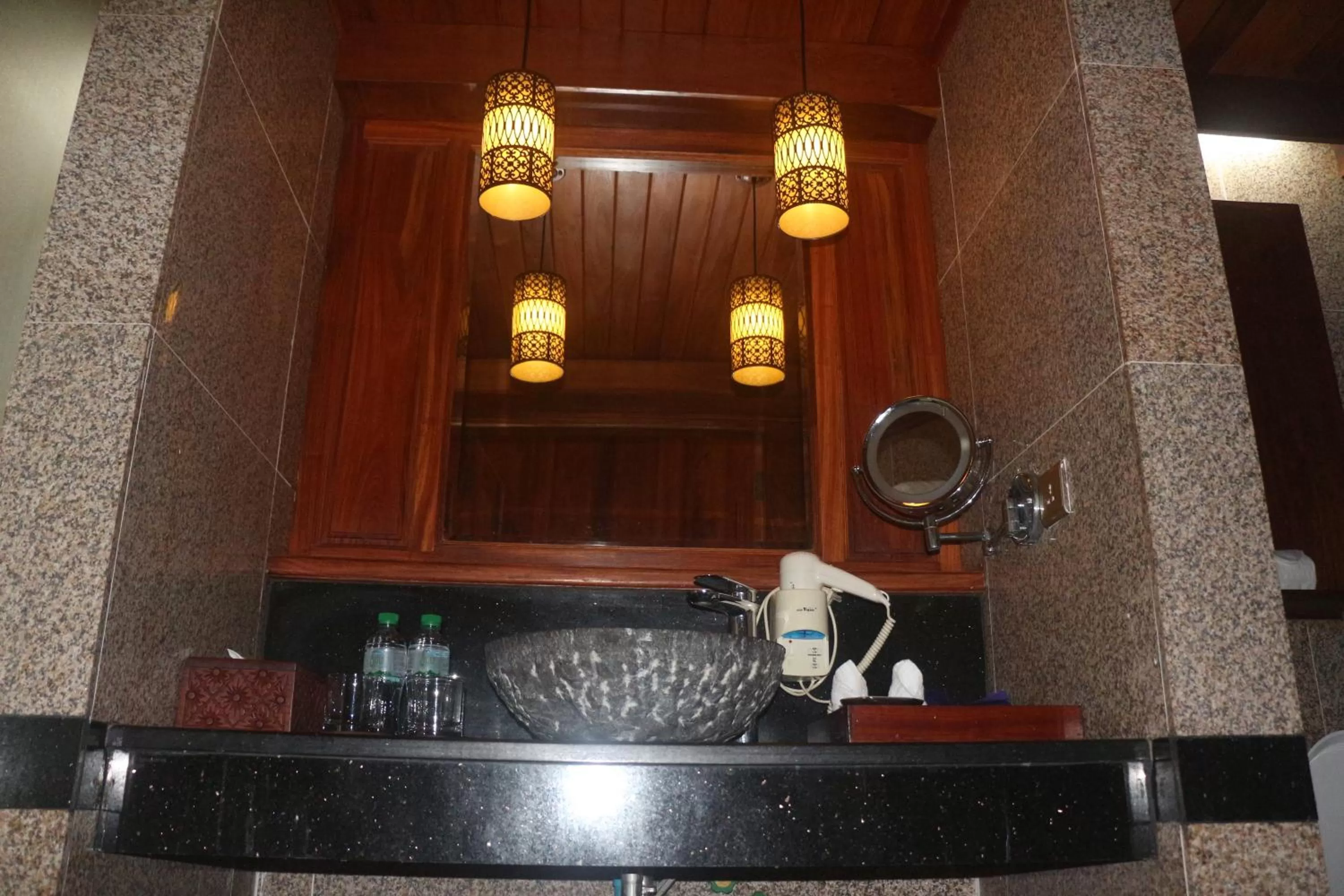 Bathroom in Try Palace Resort Kep