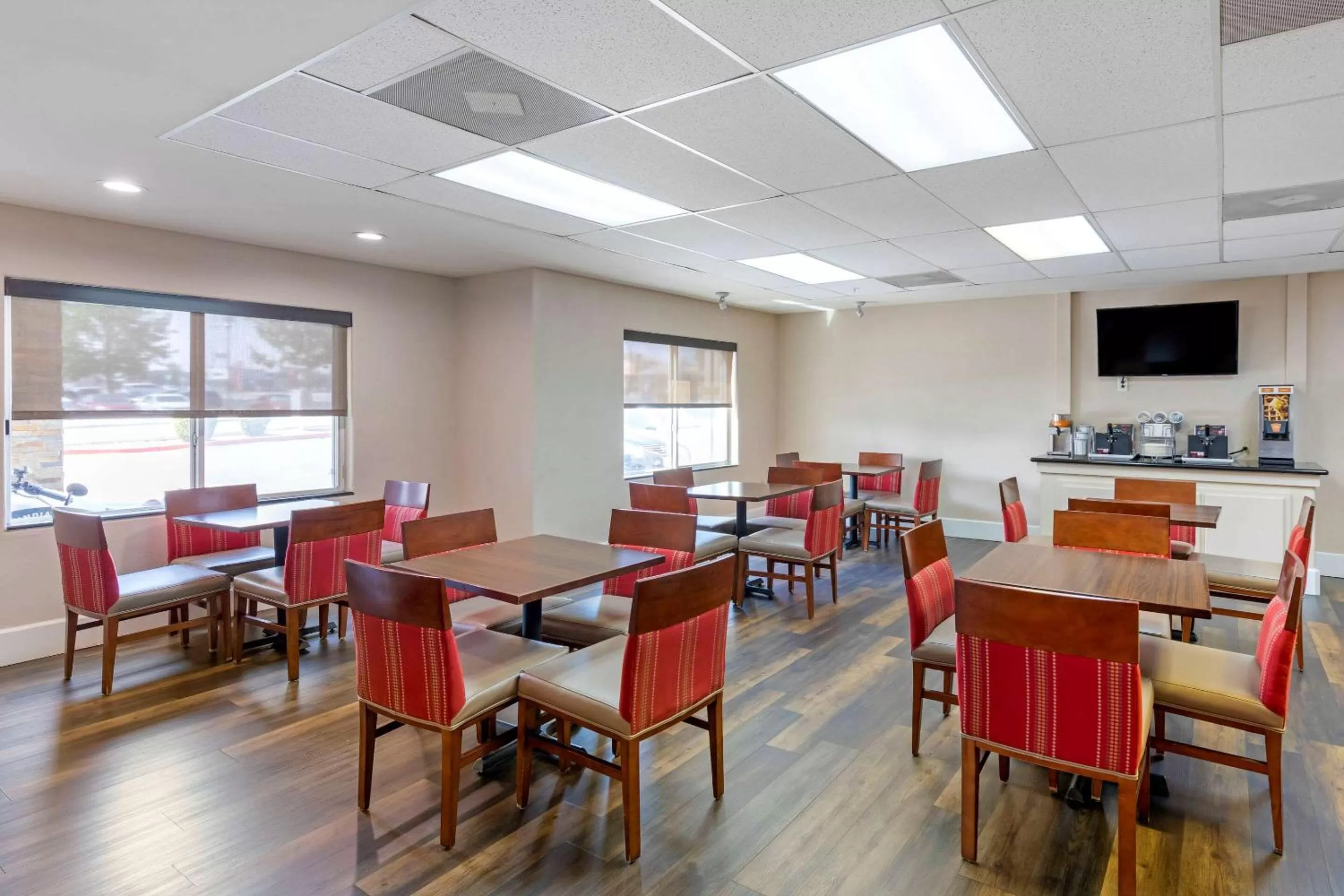Restaurant/places to eat in Comfort Suites Victorville-Hesperia