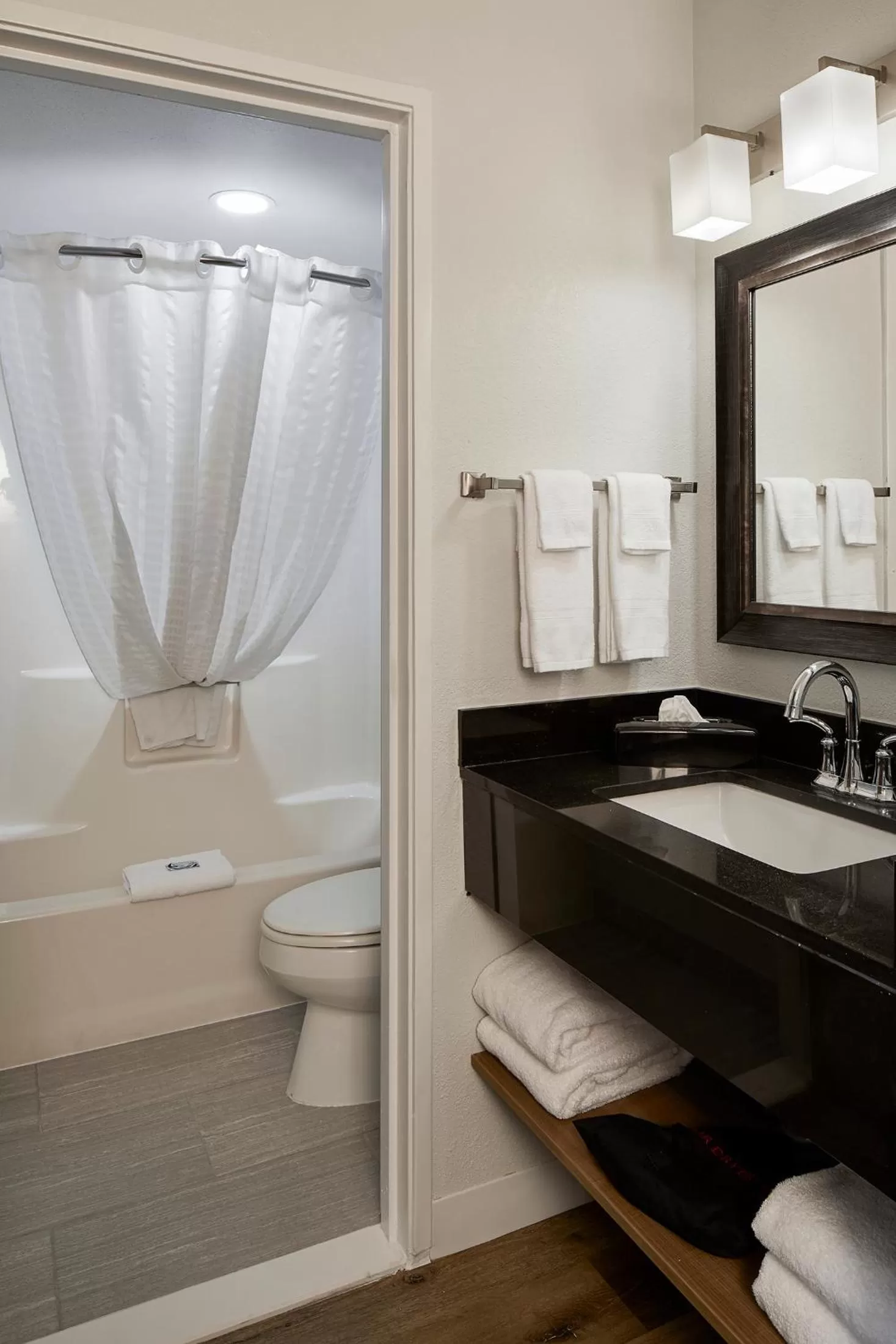 Hotel Wave at Rehoboth Beach