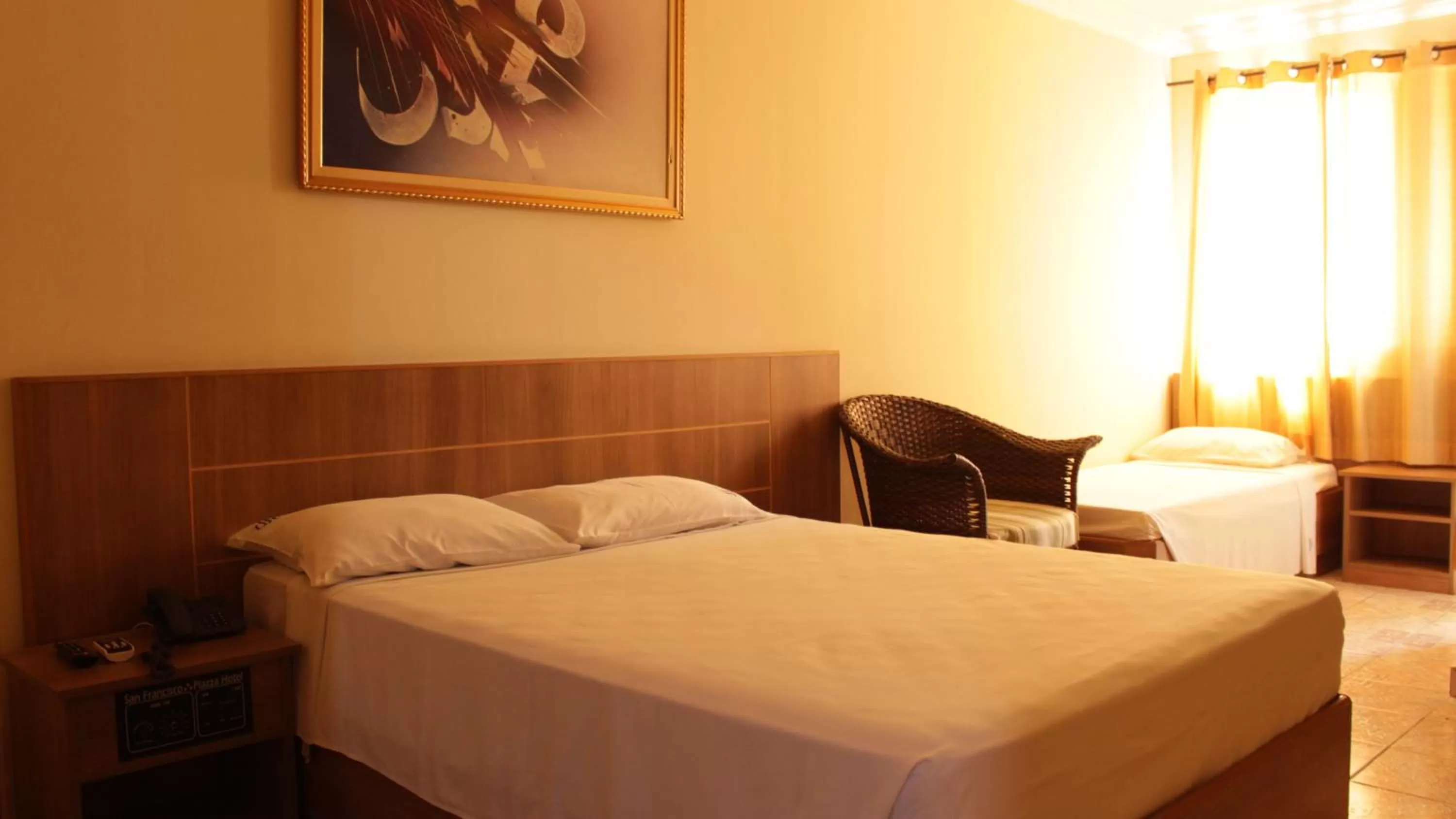 Bed in San Francisco Plazza Hotel