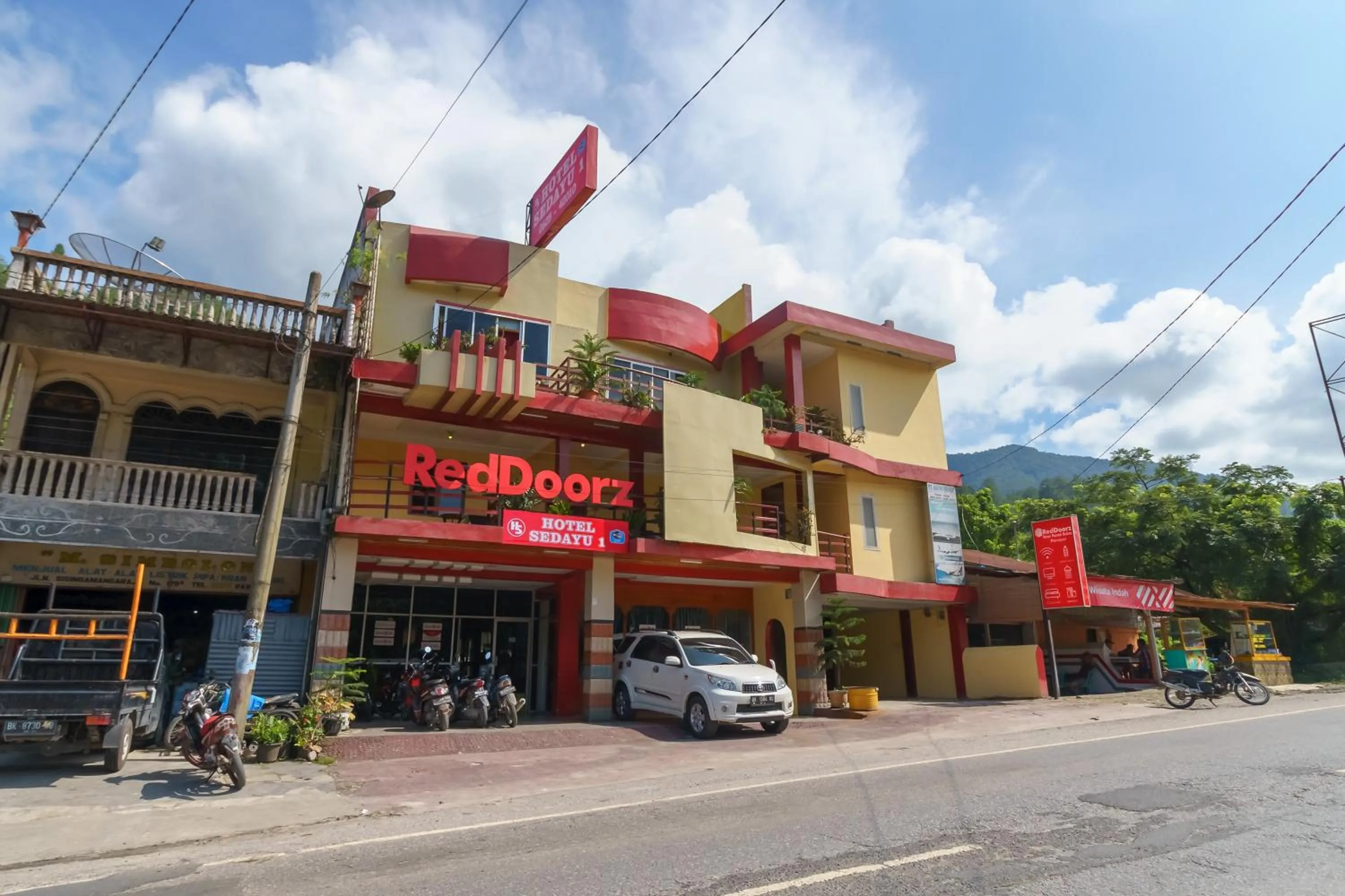 Property building in RedDoorz at Sedayu 1 Parapat