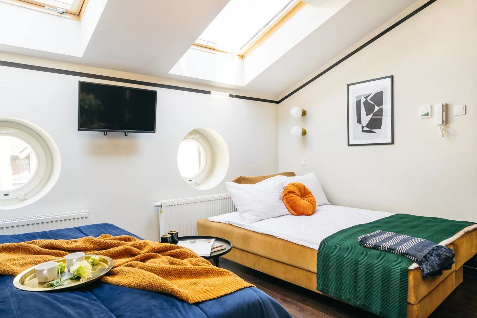 TV and multimedia, Bed in Estery12 by Loft Affair