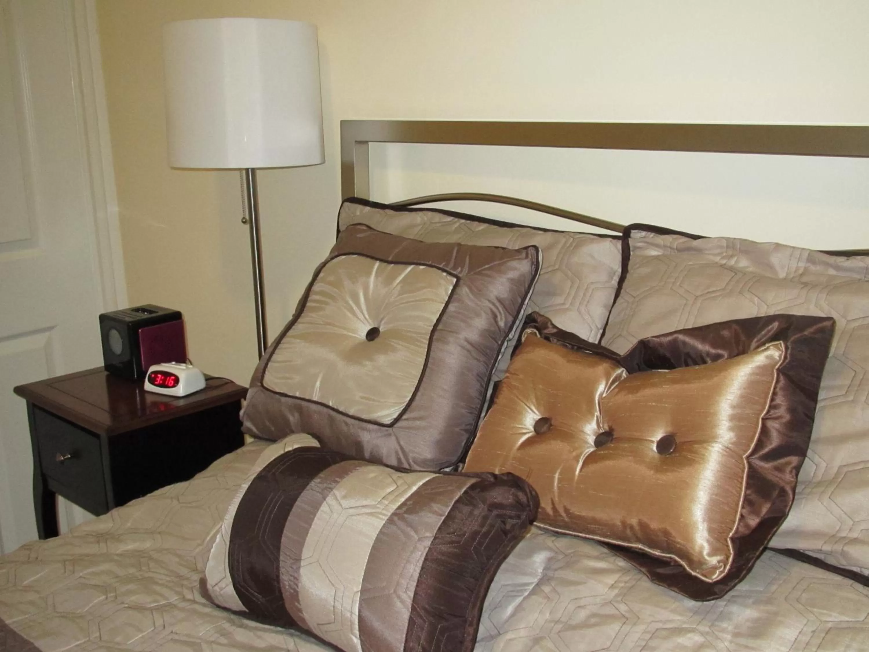 Seating Area in Bowers House Bed and Breakfast