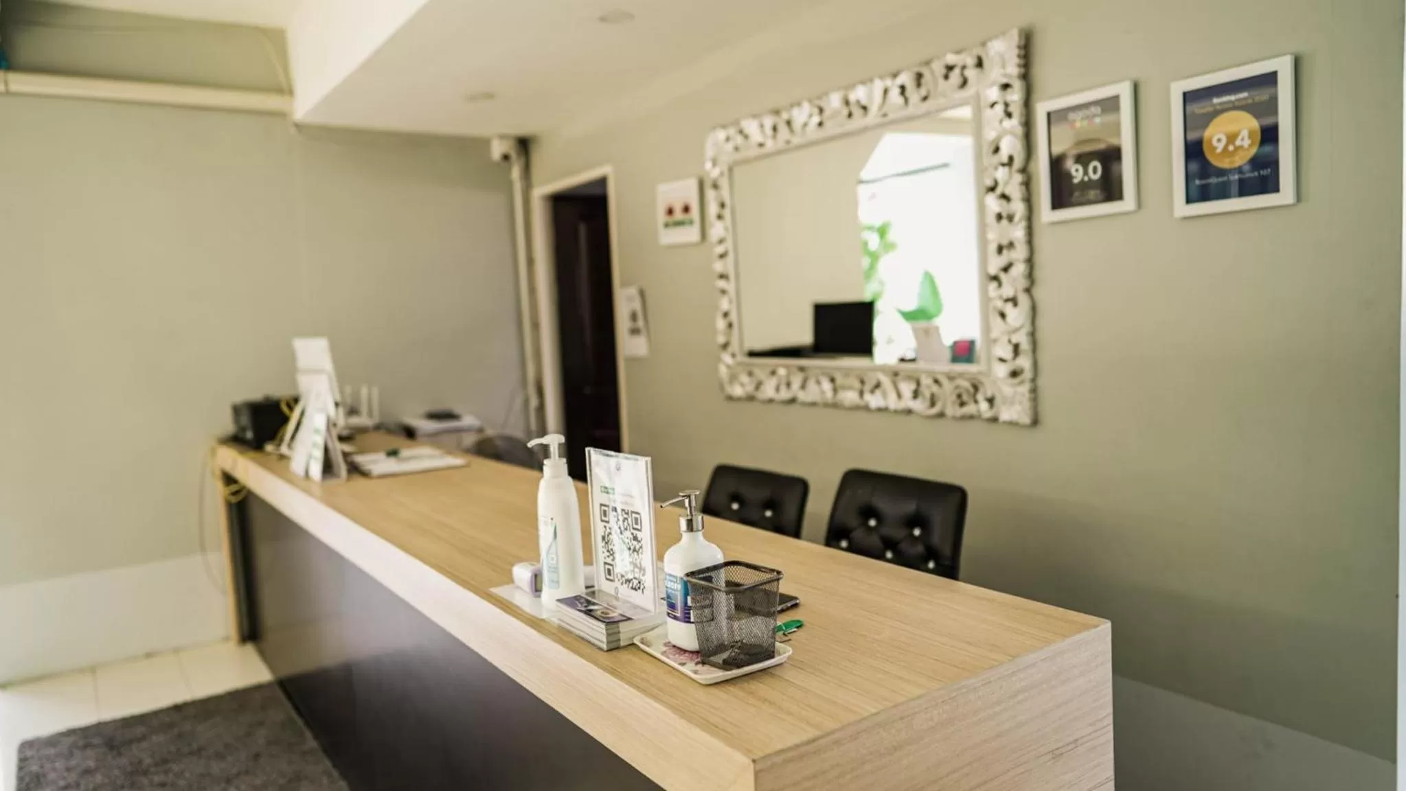 Lobby or reception in RoomQuest Bangkok Don Mueang Airport