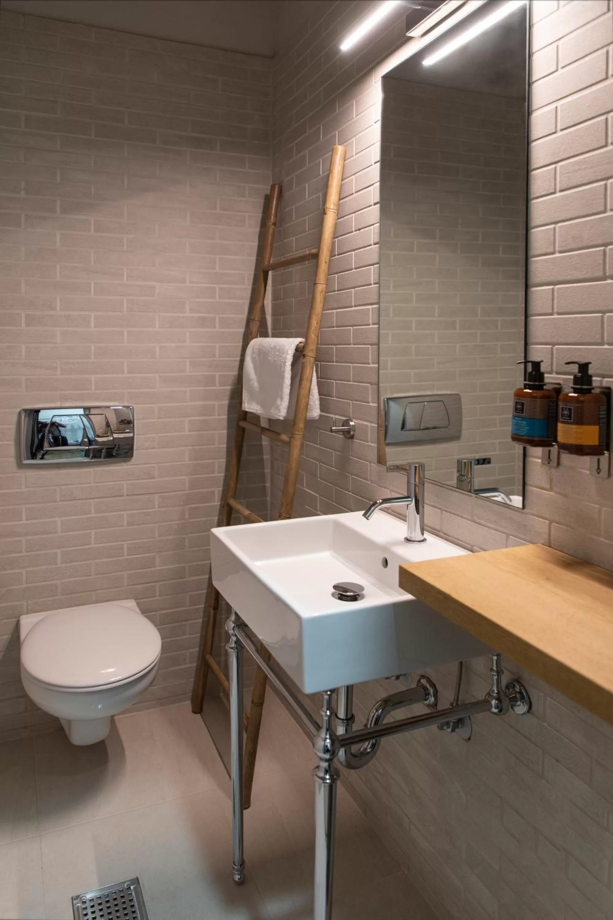 Toilet in Bespoke House Athens