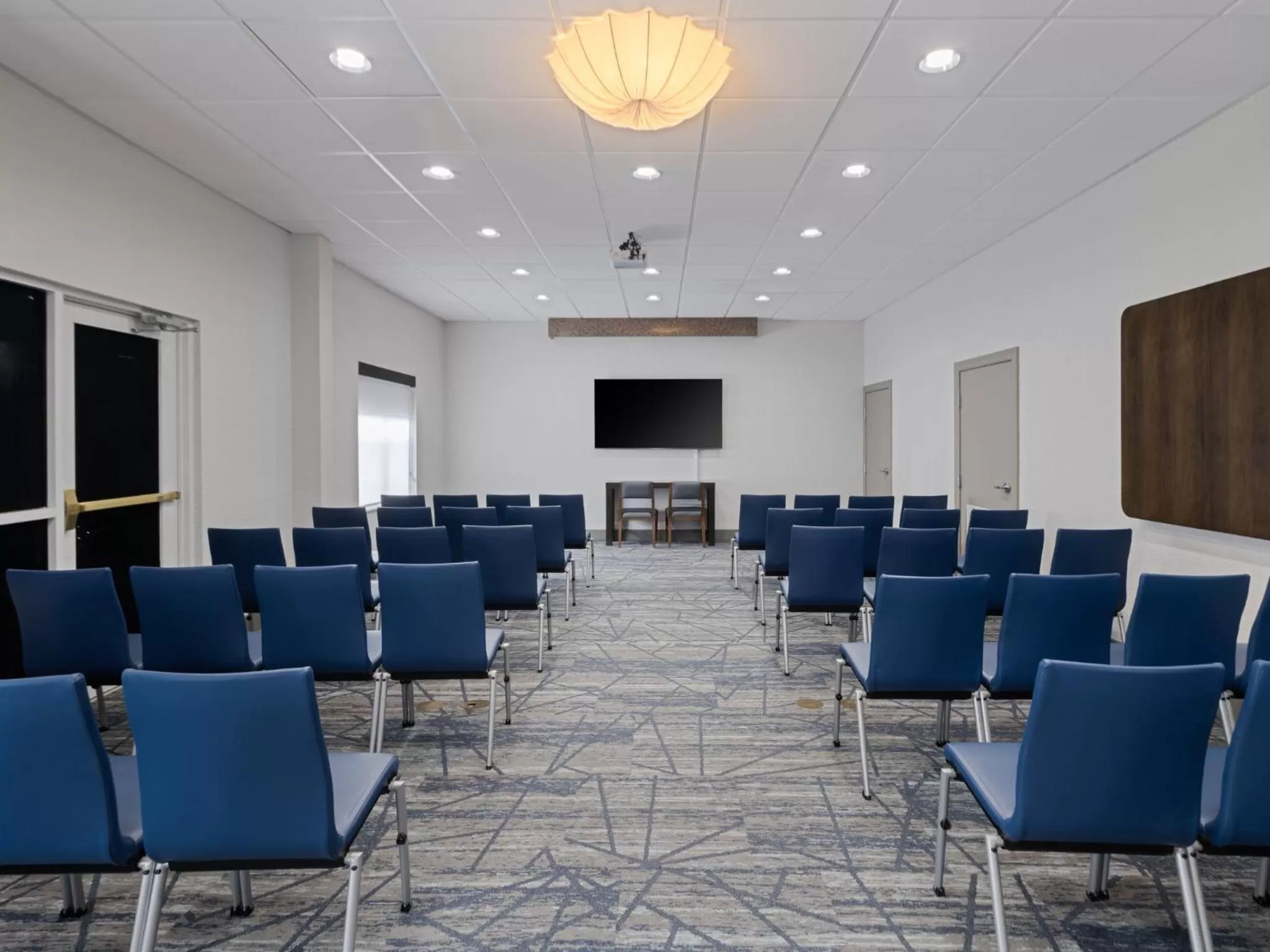 Meeting/conference room in Holiday Inn Express & Suites Lakeland North I-4 by IHG