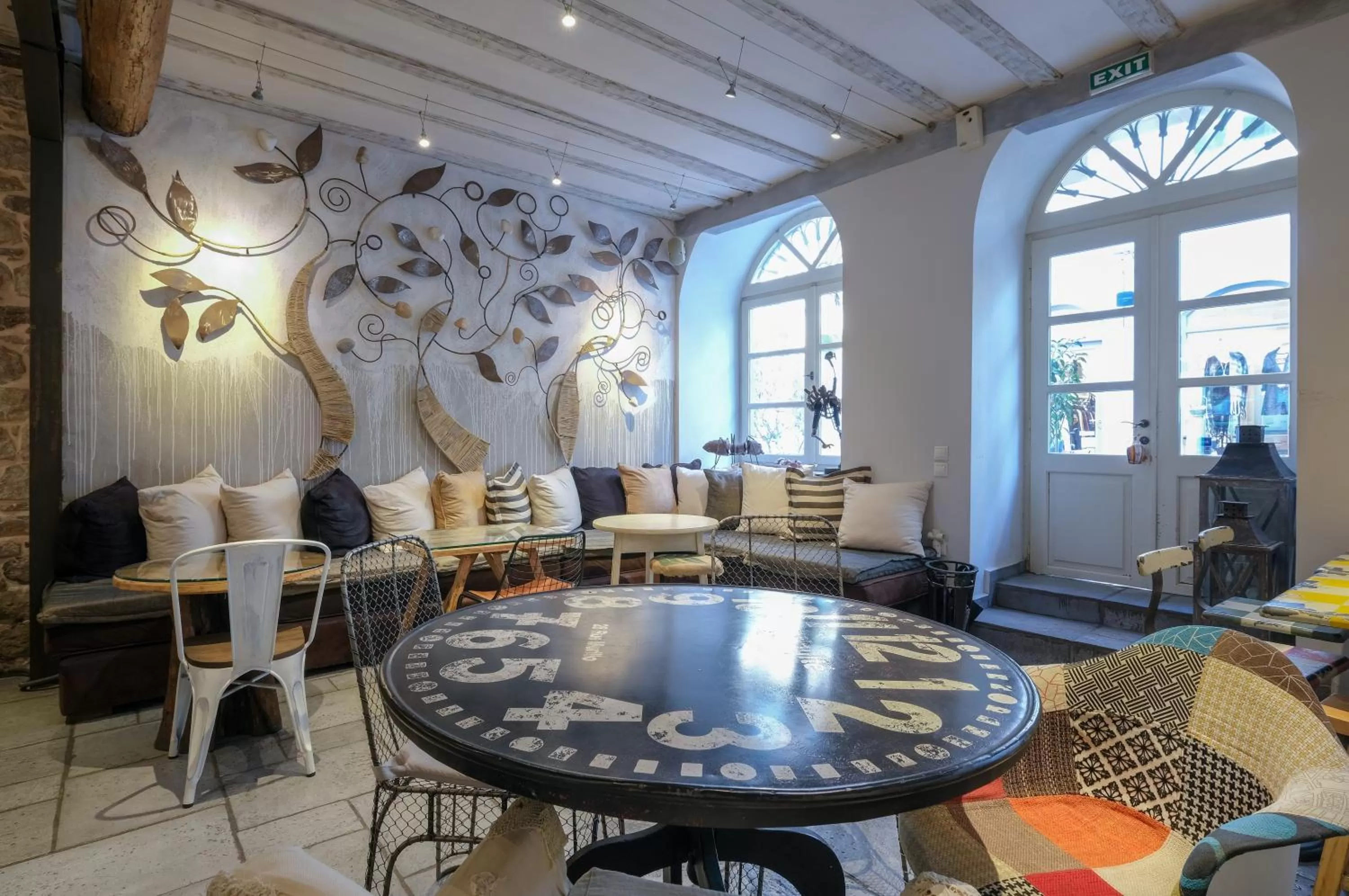 Communal lounge/ TV room in Amymone and Adiandi