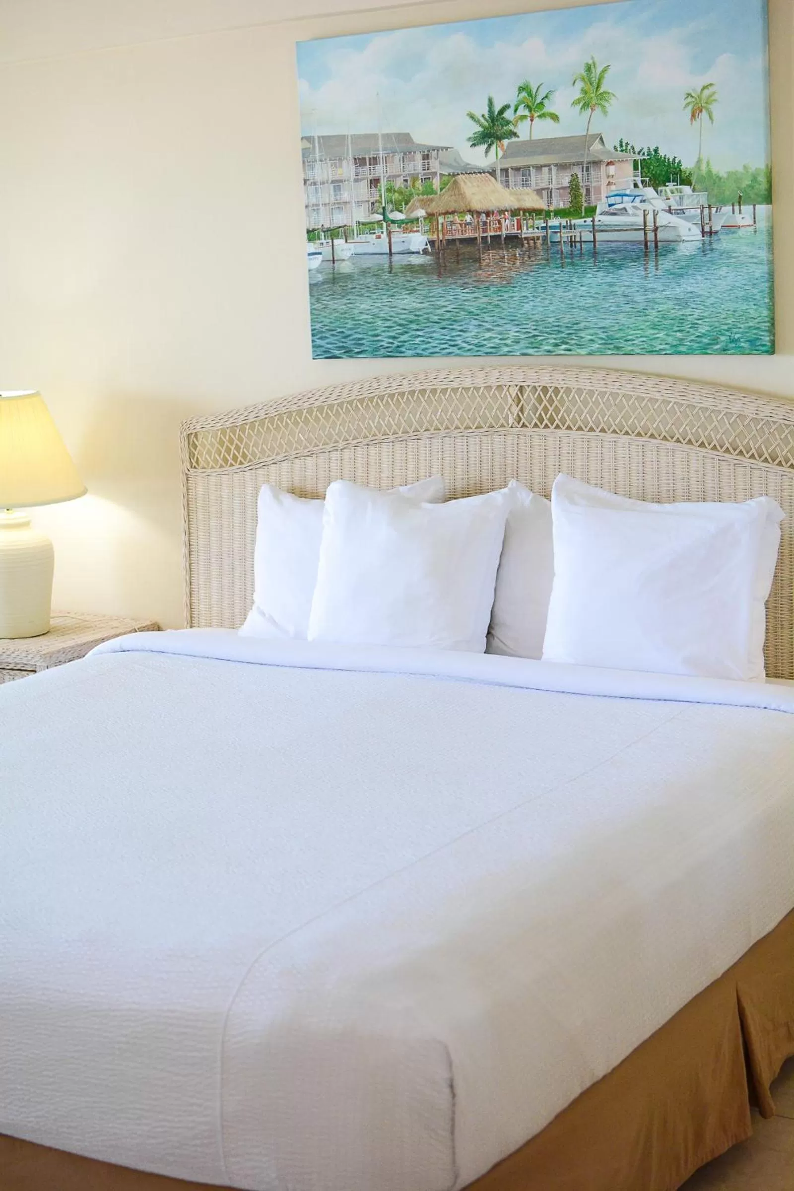 Bed in Cove Inn on Naples Bay