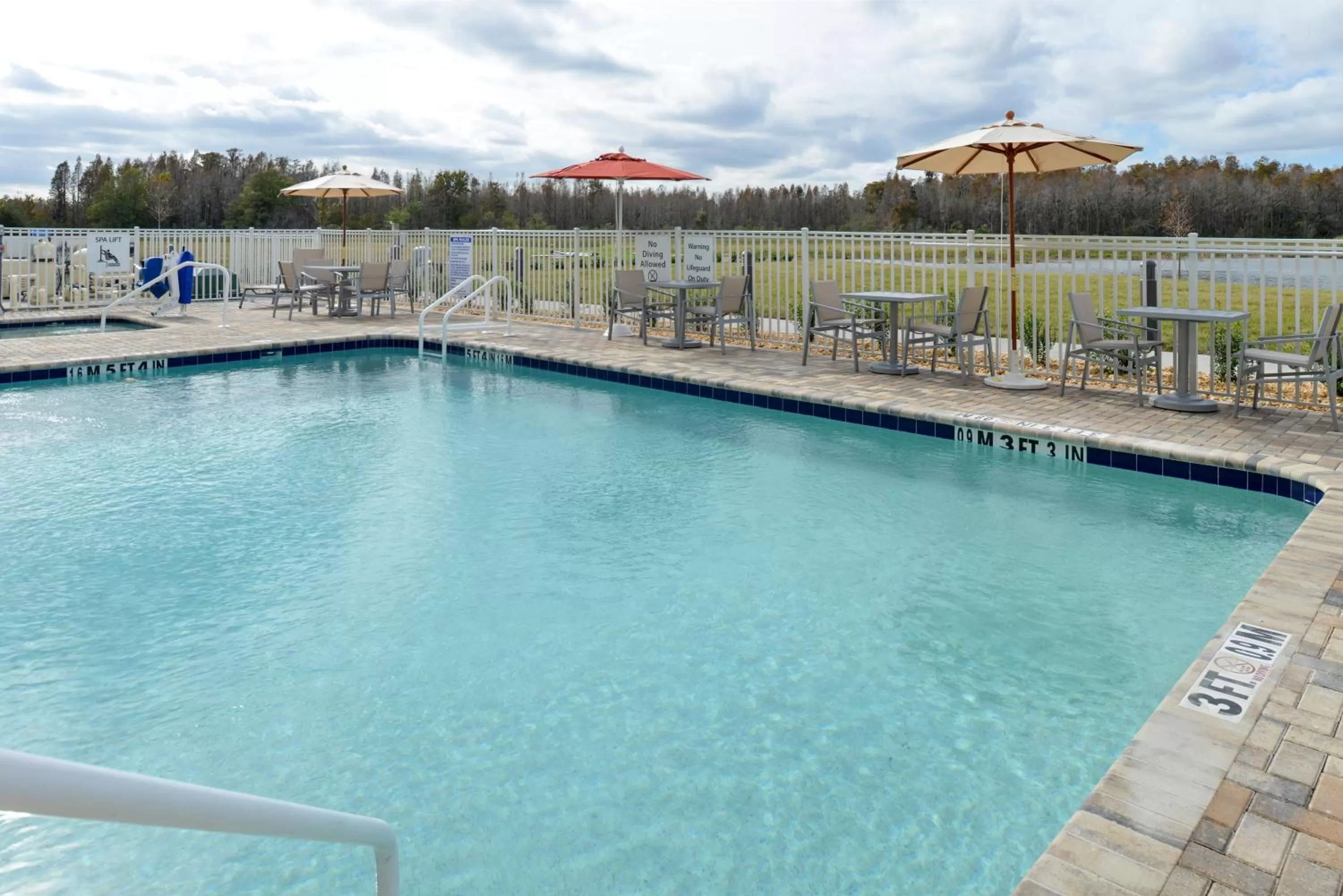 Swimming pool in Holiday Inn Express & Suites Trinity by IHG