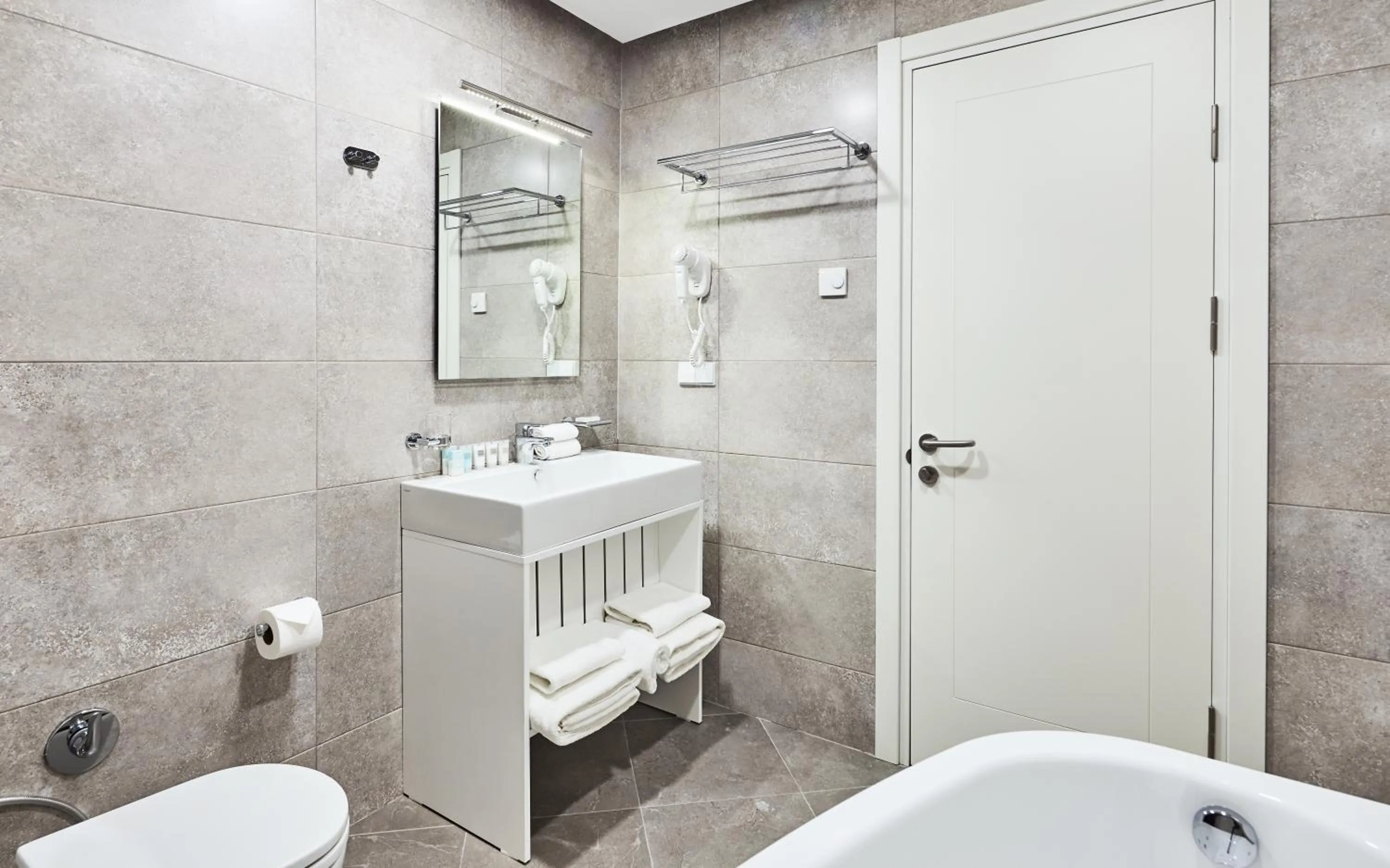 Bathroom in Gallery Palace Hotel