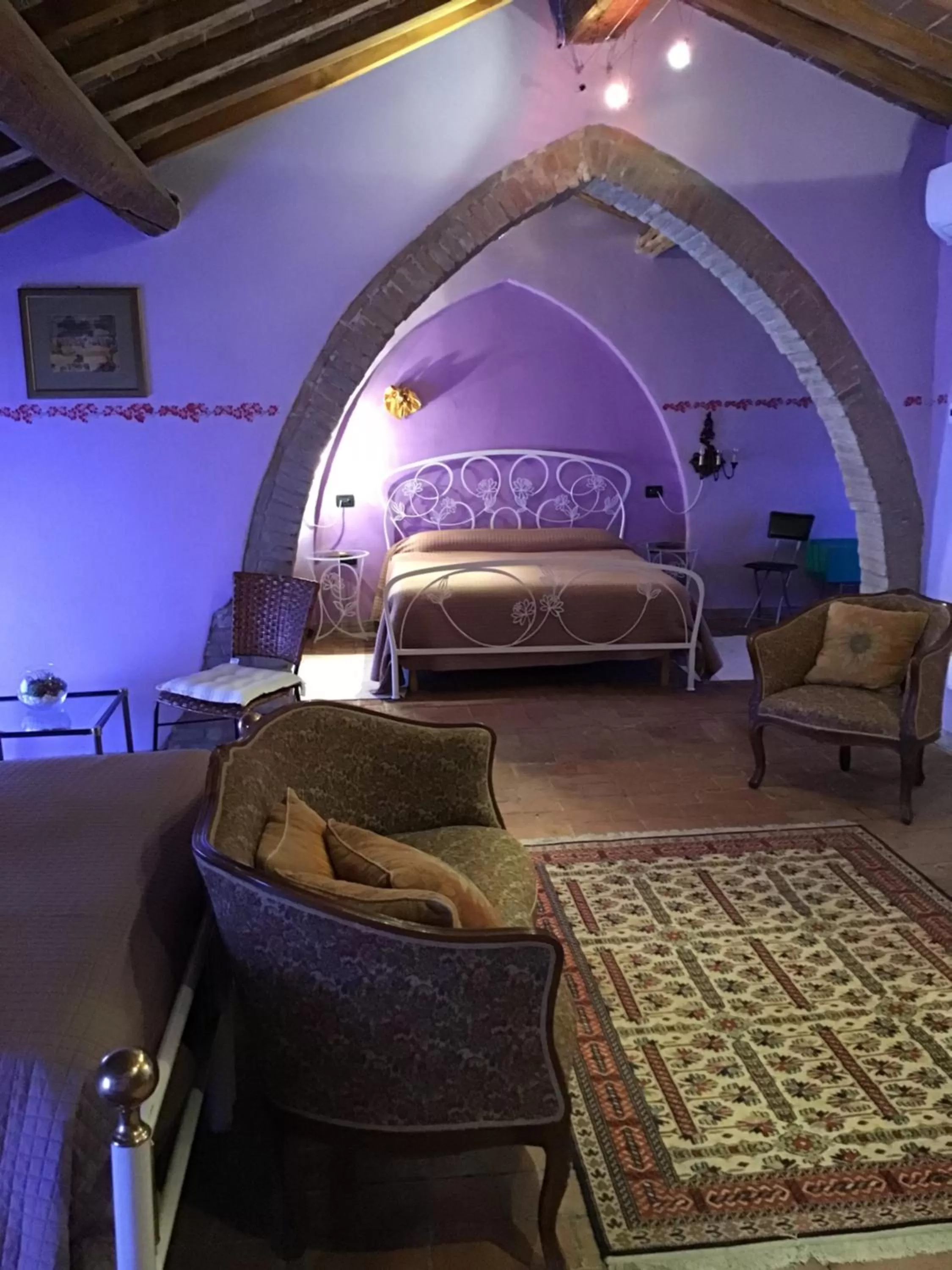 Photo of the whole room, Bed in B&B Polirone