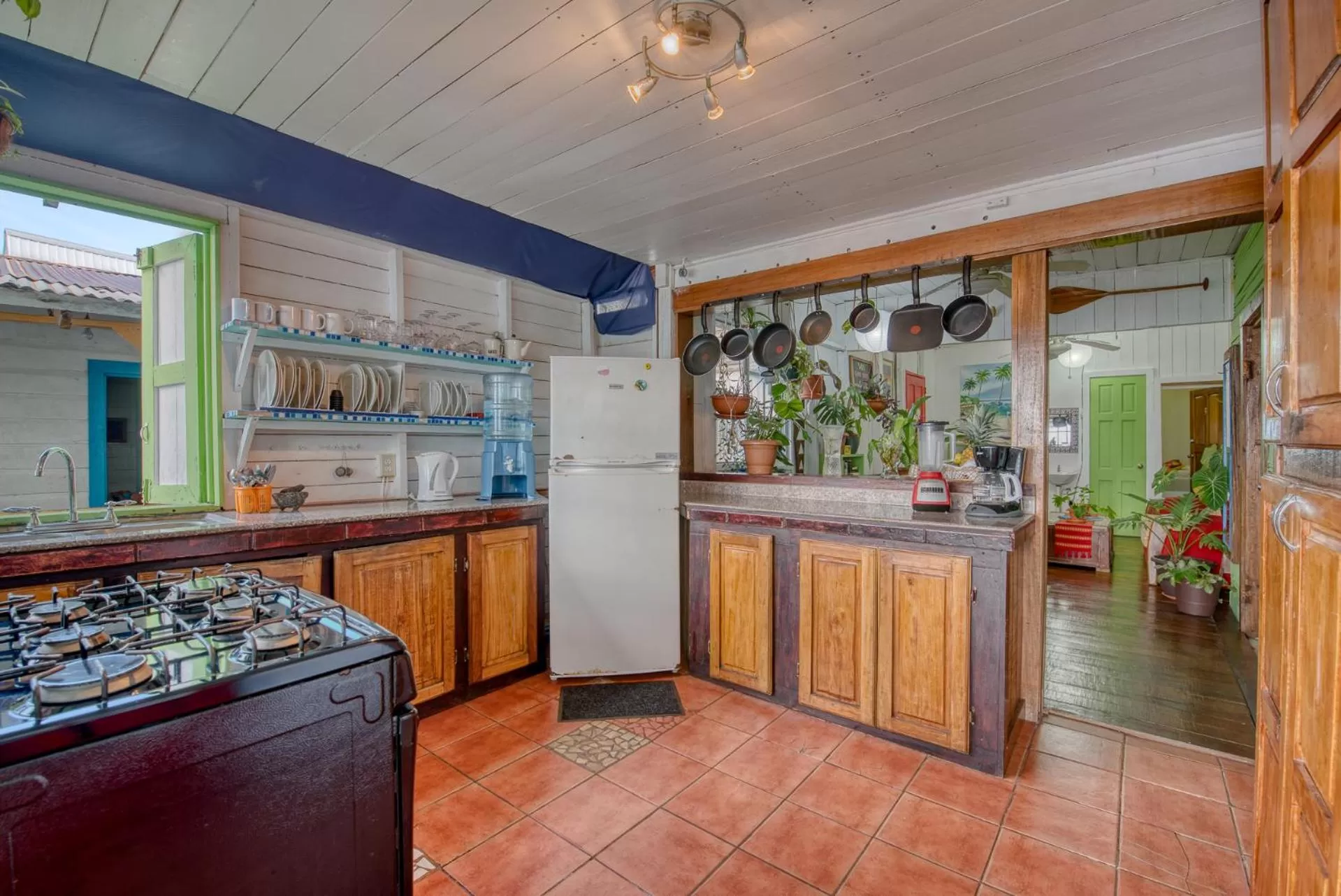 Communal kitchen in Saigon Bay Bed & Breakfast