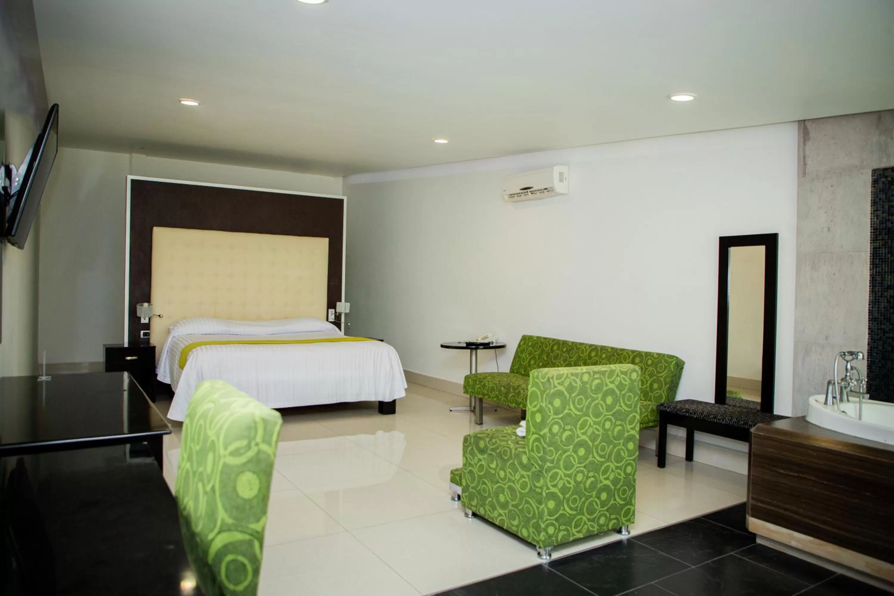 Photo of the whole room, Bed in Hotel María Dolores San Luis Potosí